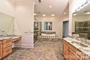 8680 Hills Dell Drive — Charlotte