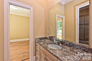 8680 Hills Dell Drive — Charlotte