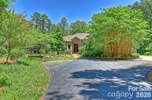 8680 Hills Dell Drive — Charlotte