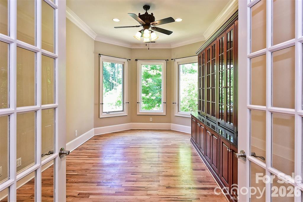 8680 Hills Dell Drive — Charlotte