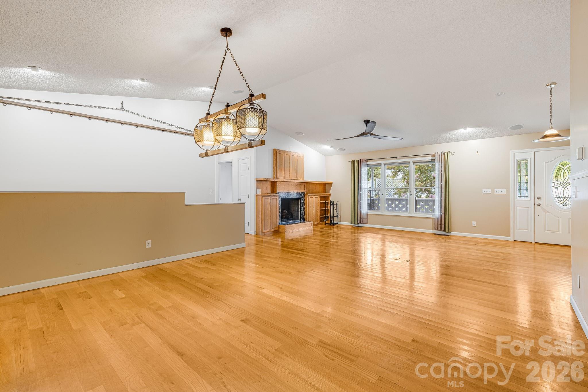 6 Arrowhead Lane — Weaverville