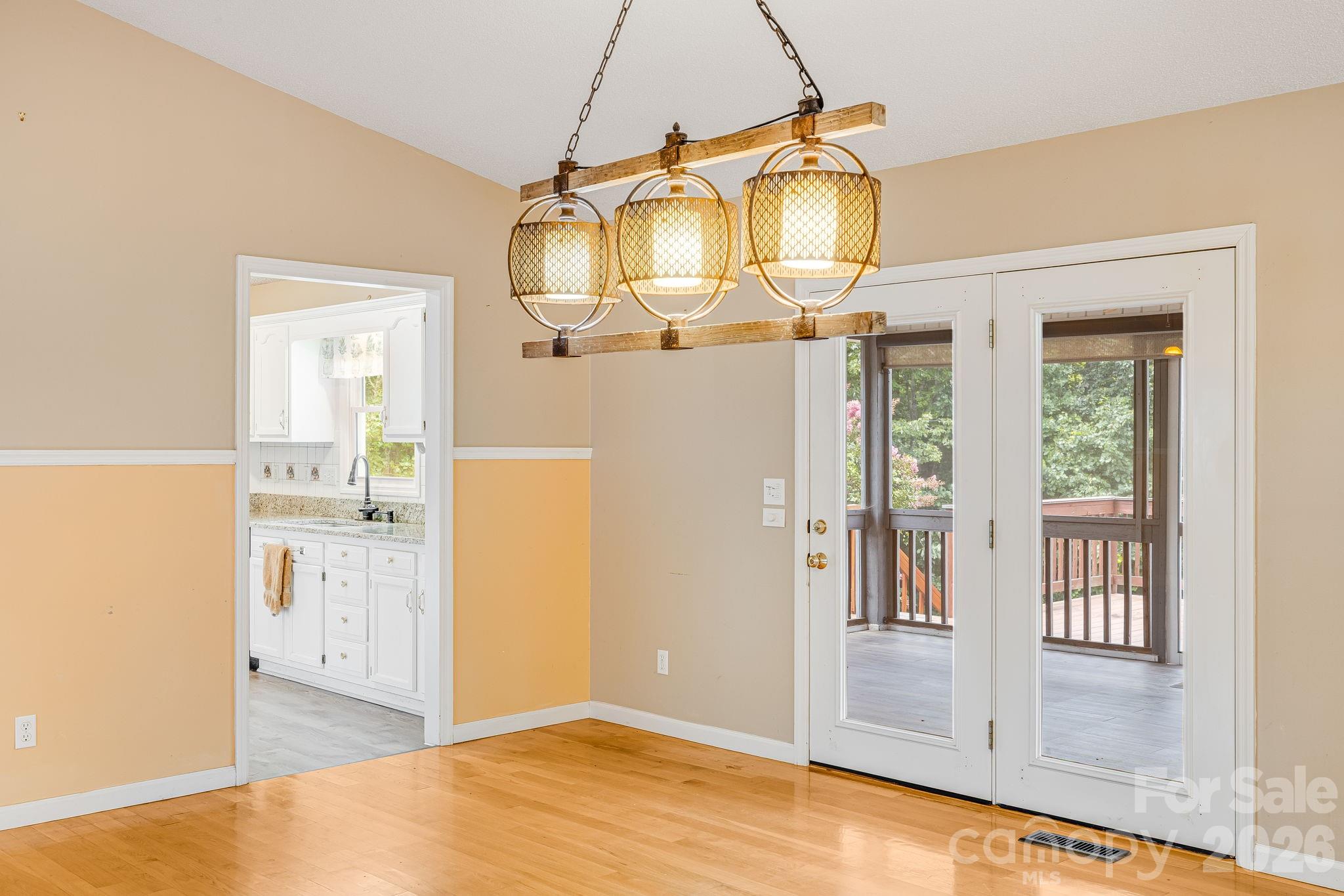 6 Arrowhead Lane — Weaverville