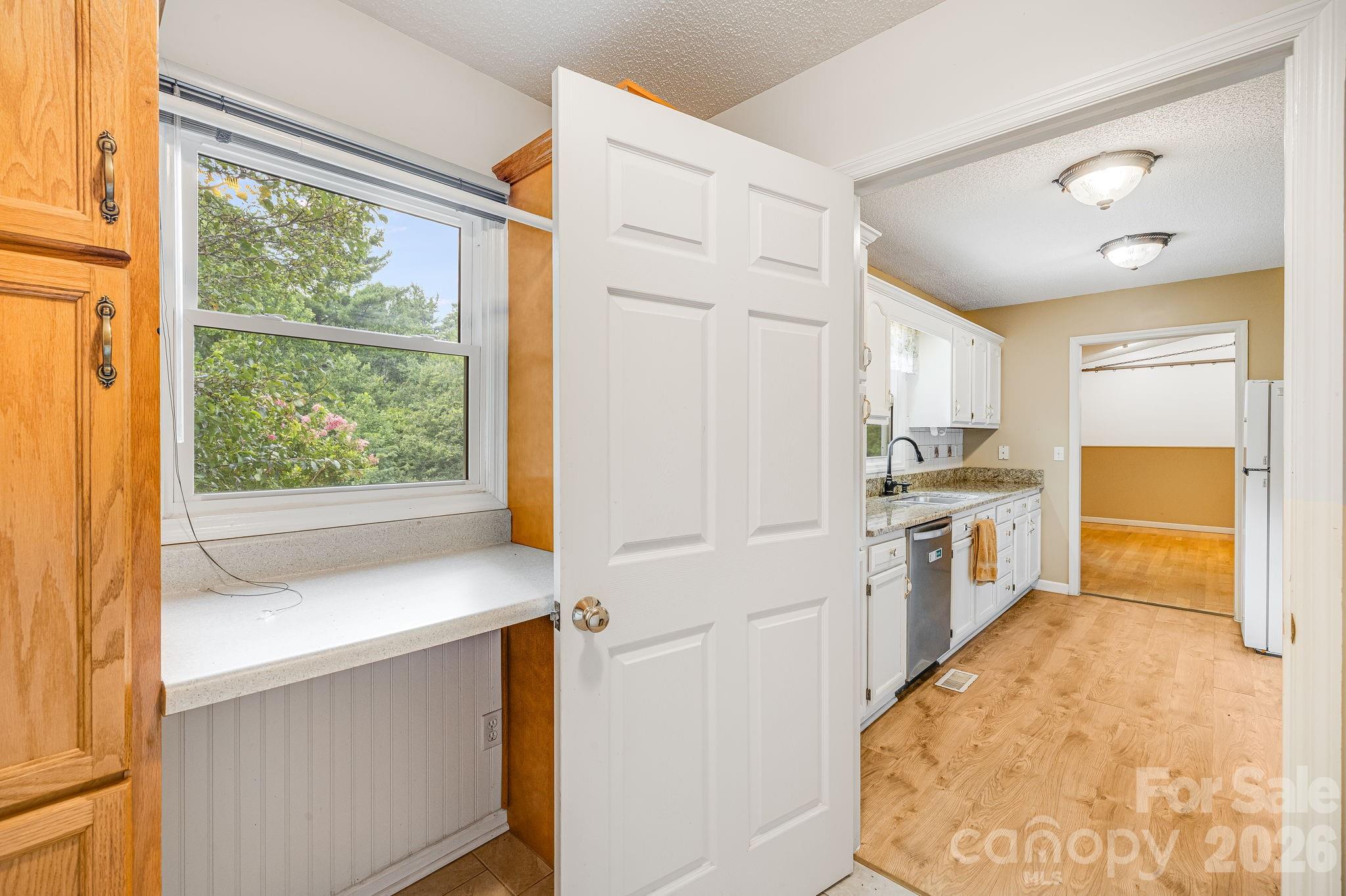 6 Arrowhead Lane — Weaverville