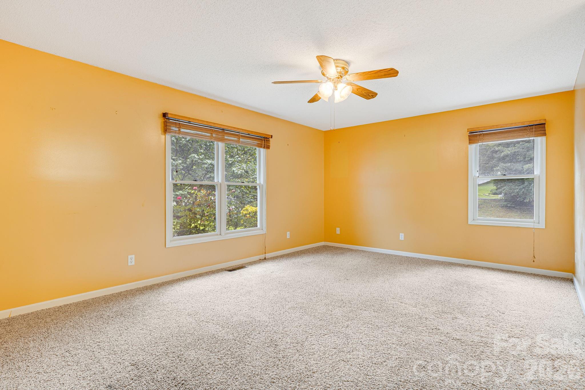 6 Arrowhead Lane — Weaverville