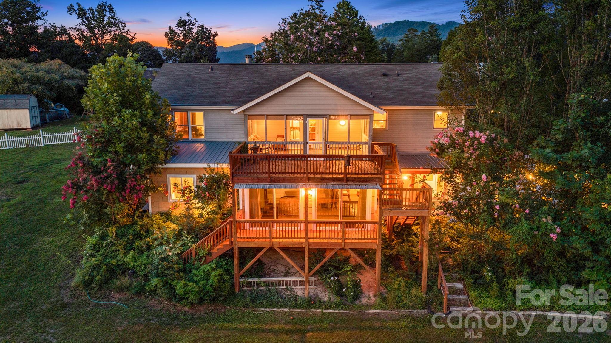 6 Arrowhead Lane — Weaverville