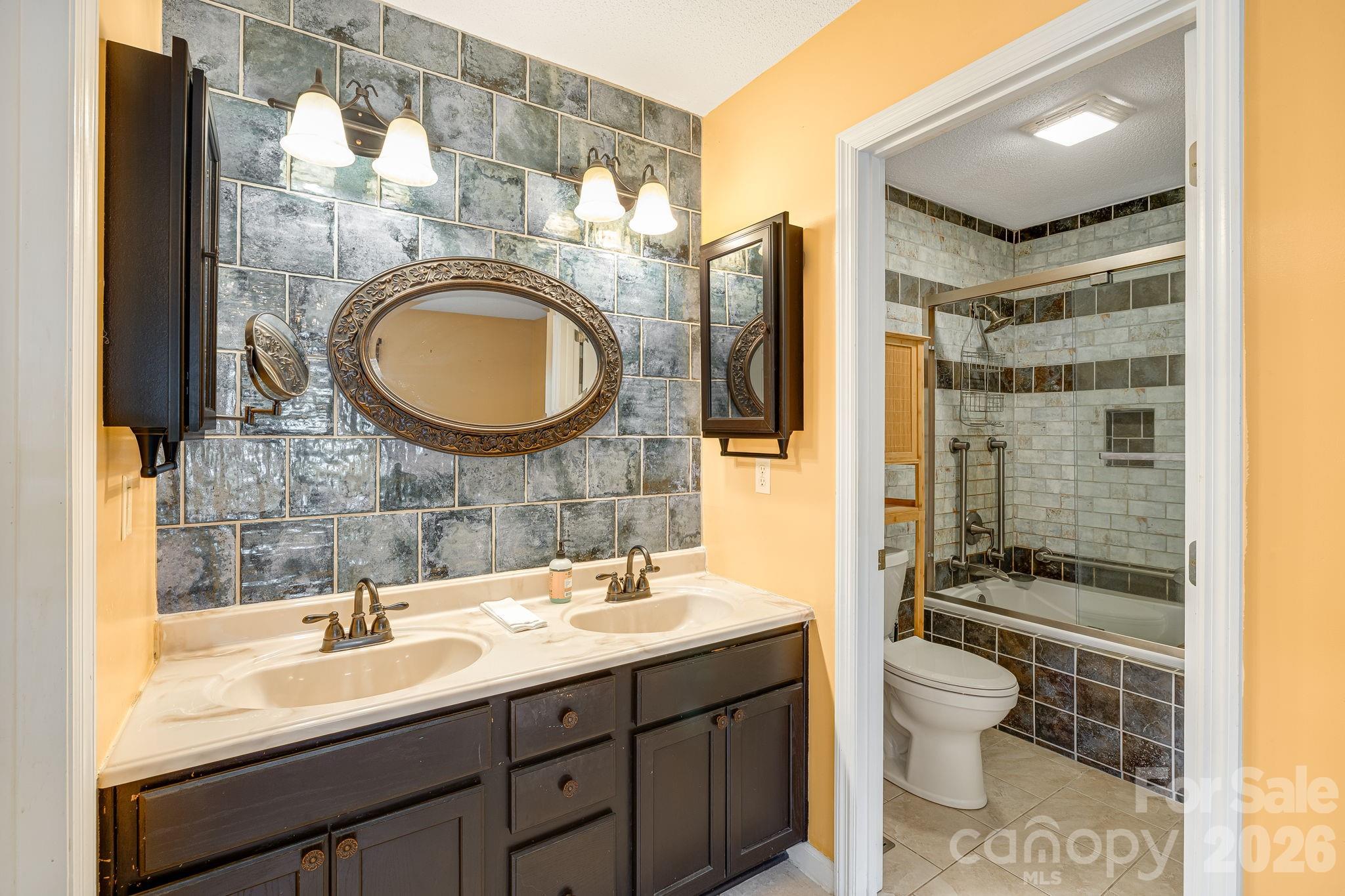 6 Arrowhead Lane — Weaverville