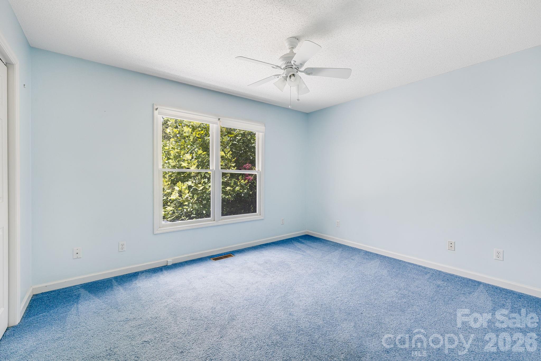 6 Arrowhead Lane — Weaverville