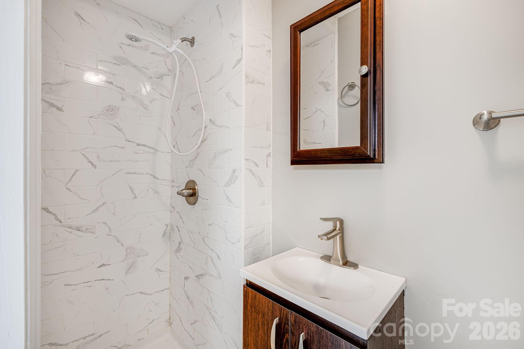 6 Arrowhead Lane — Weaverville