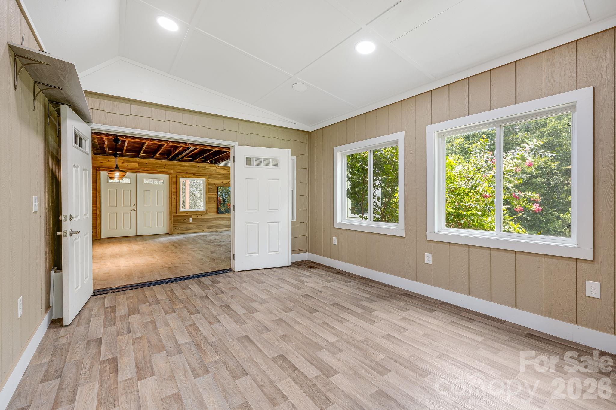 6 Arrowhead Lane — Weaverville