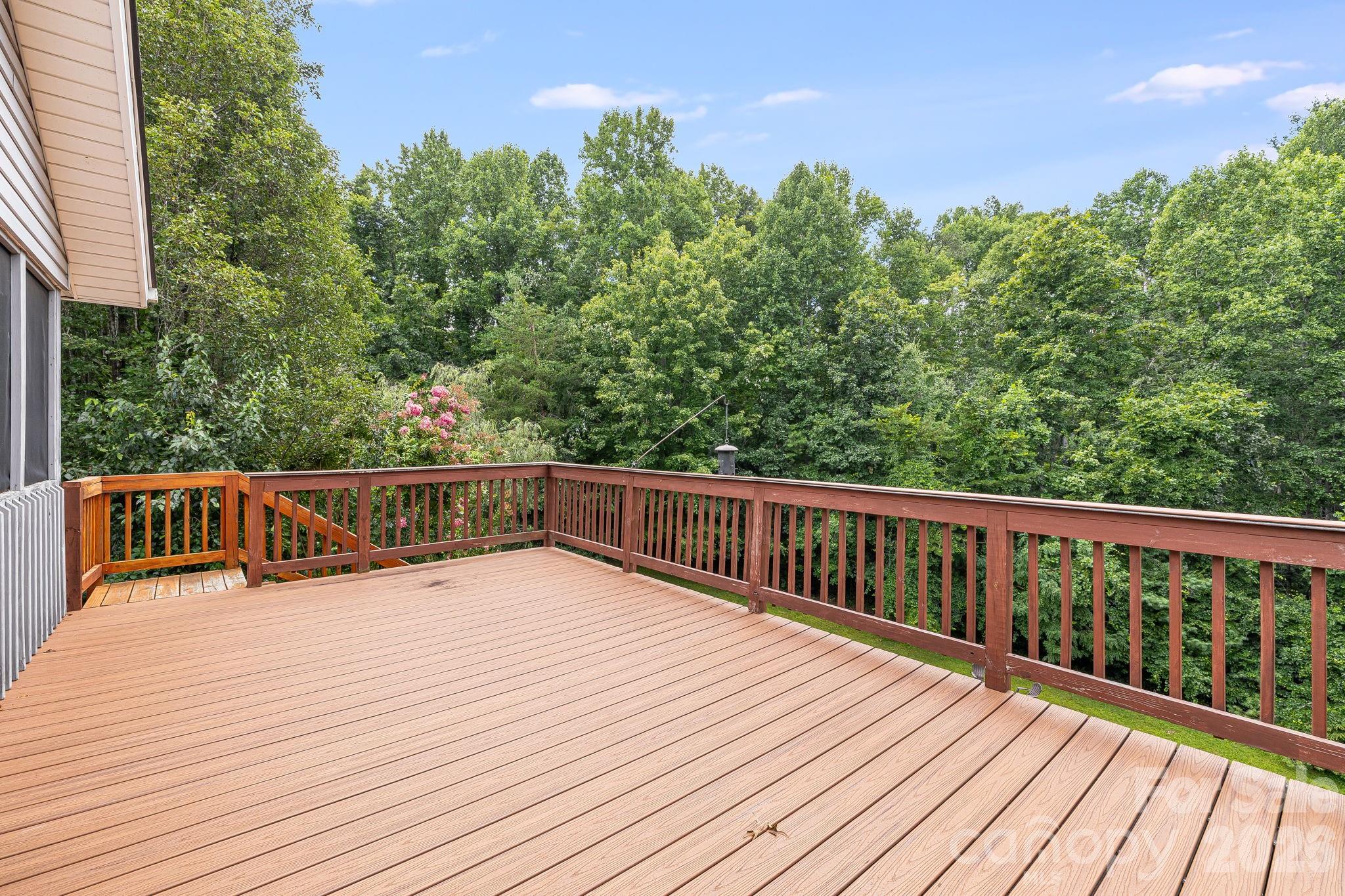 6 Arrowhead Lane — Weaverville