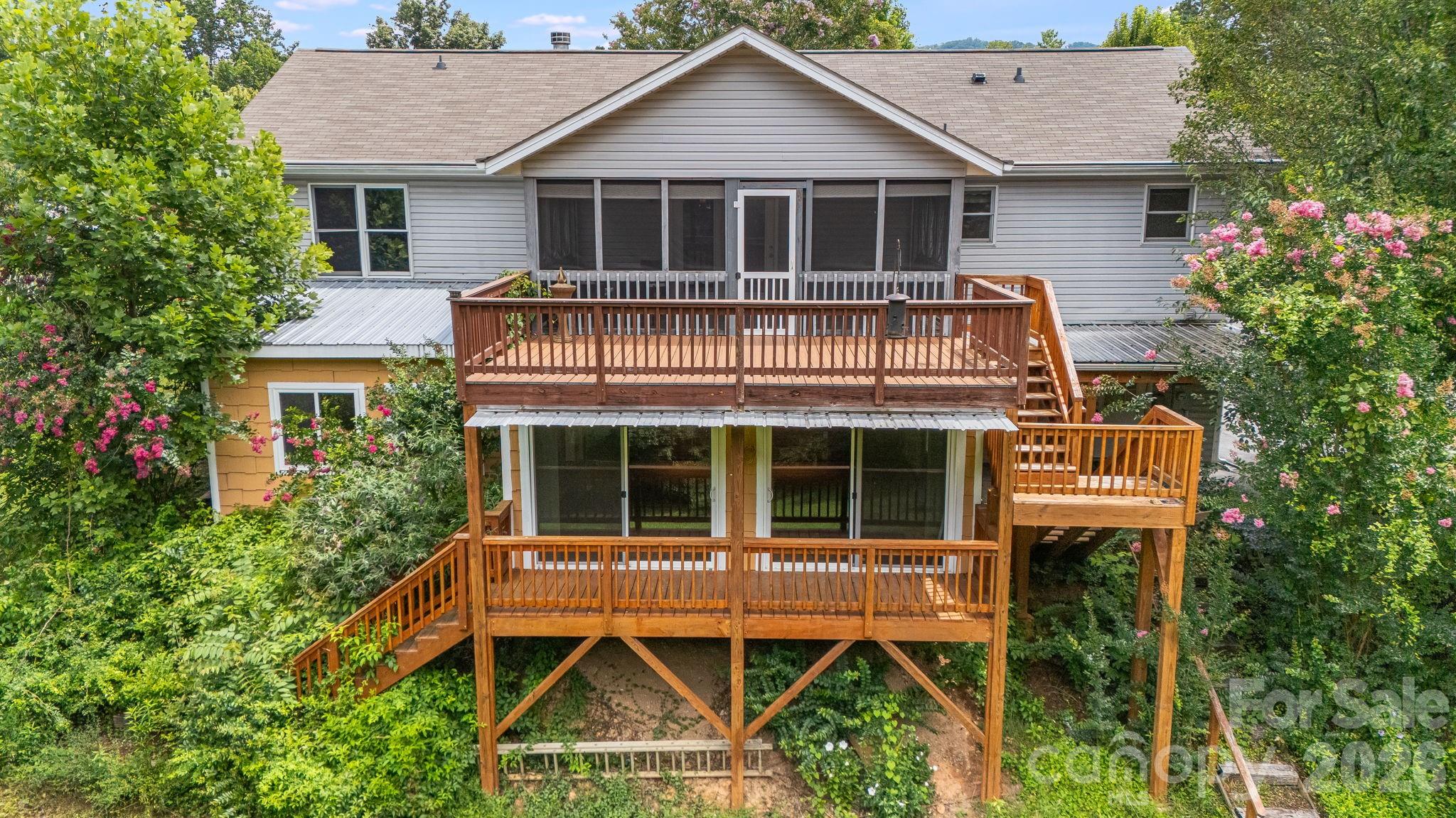 6 Arrowhead Lane — Weaverville