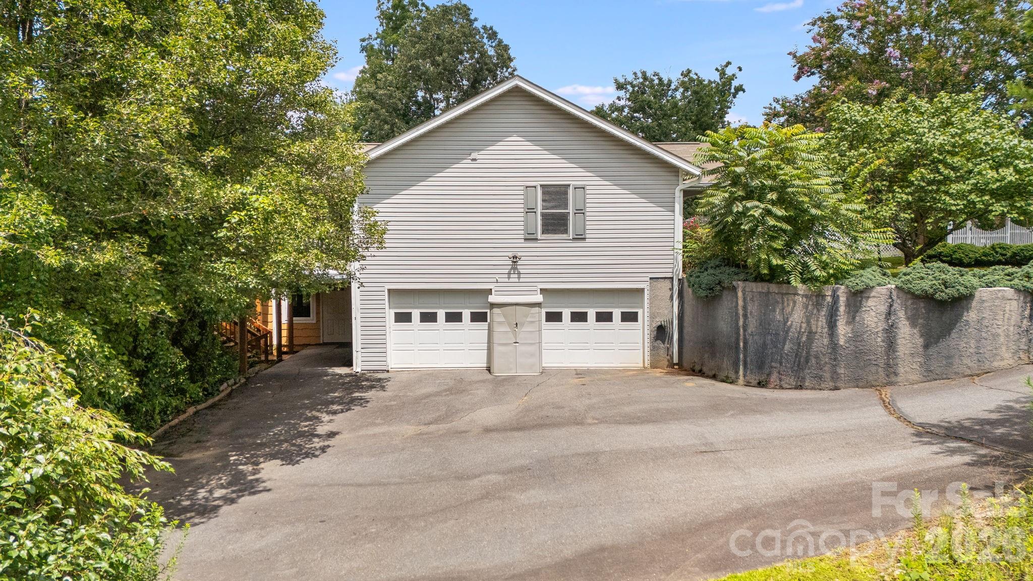 6 Arrowhead Lane — Weaverville