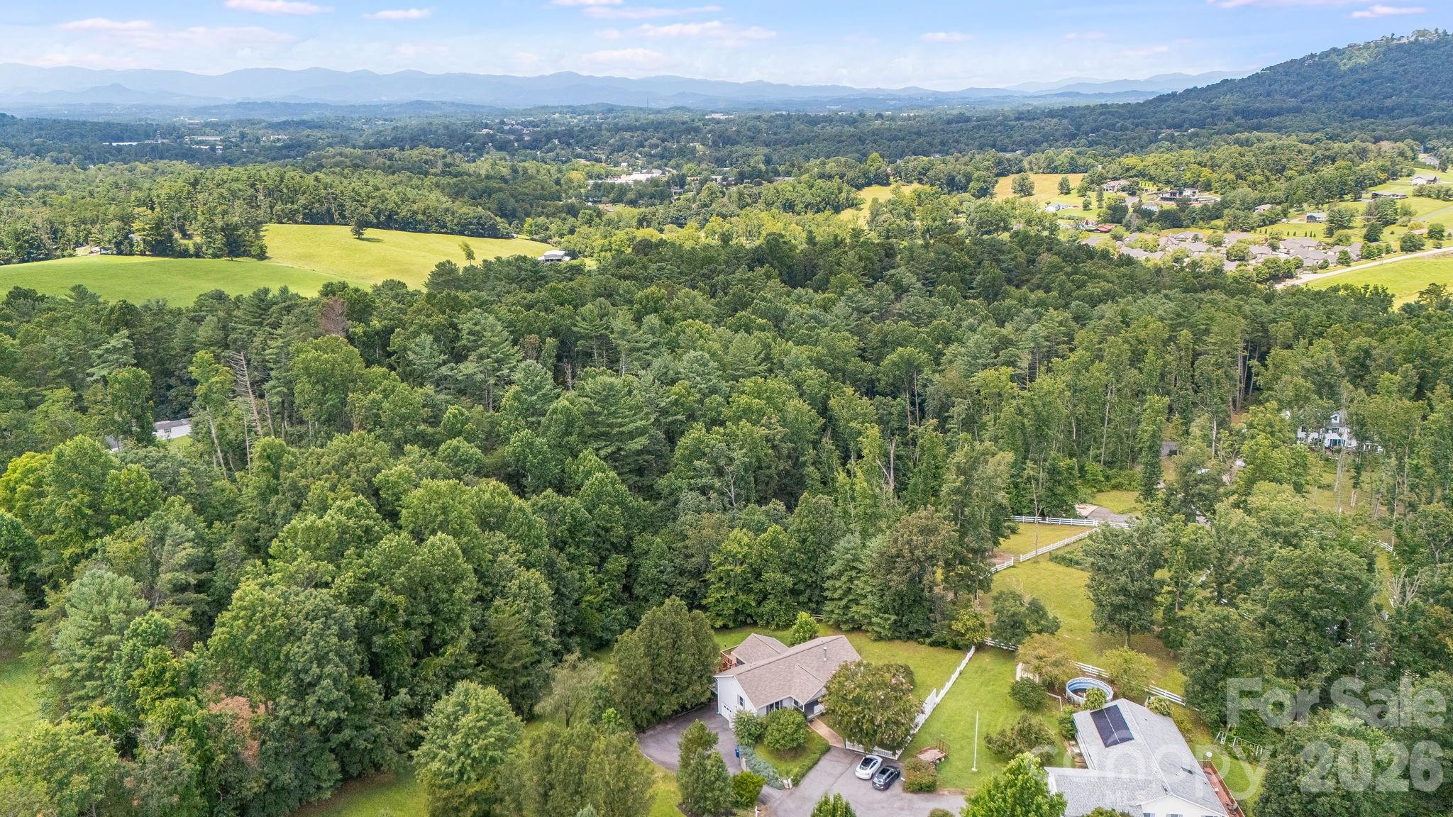 6 Arrowhead Lane — Weaverville