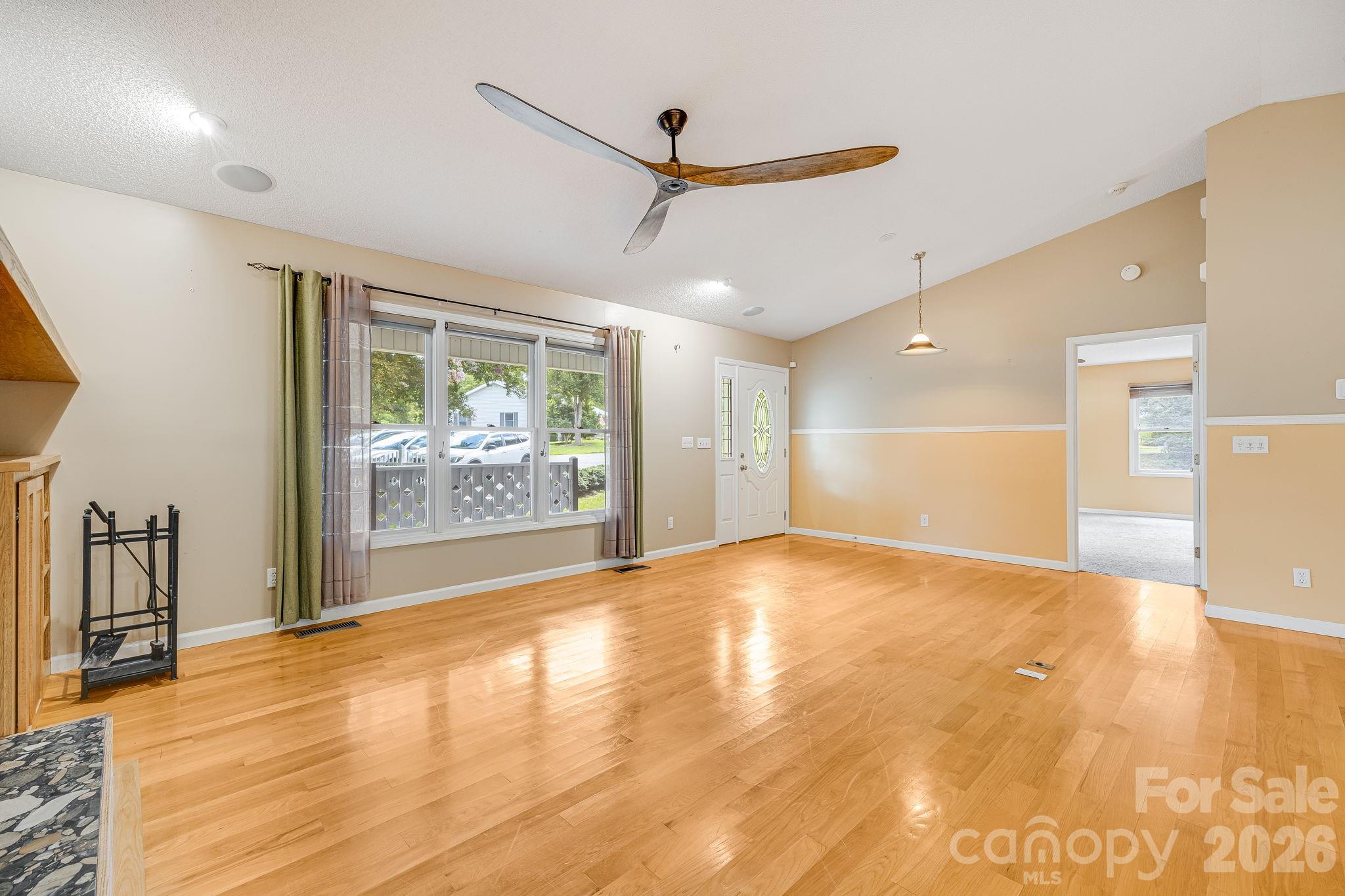 6 Arrowhead Lane — Weaverville