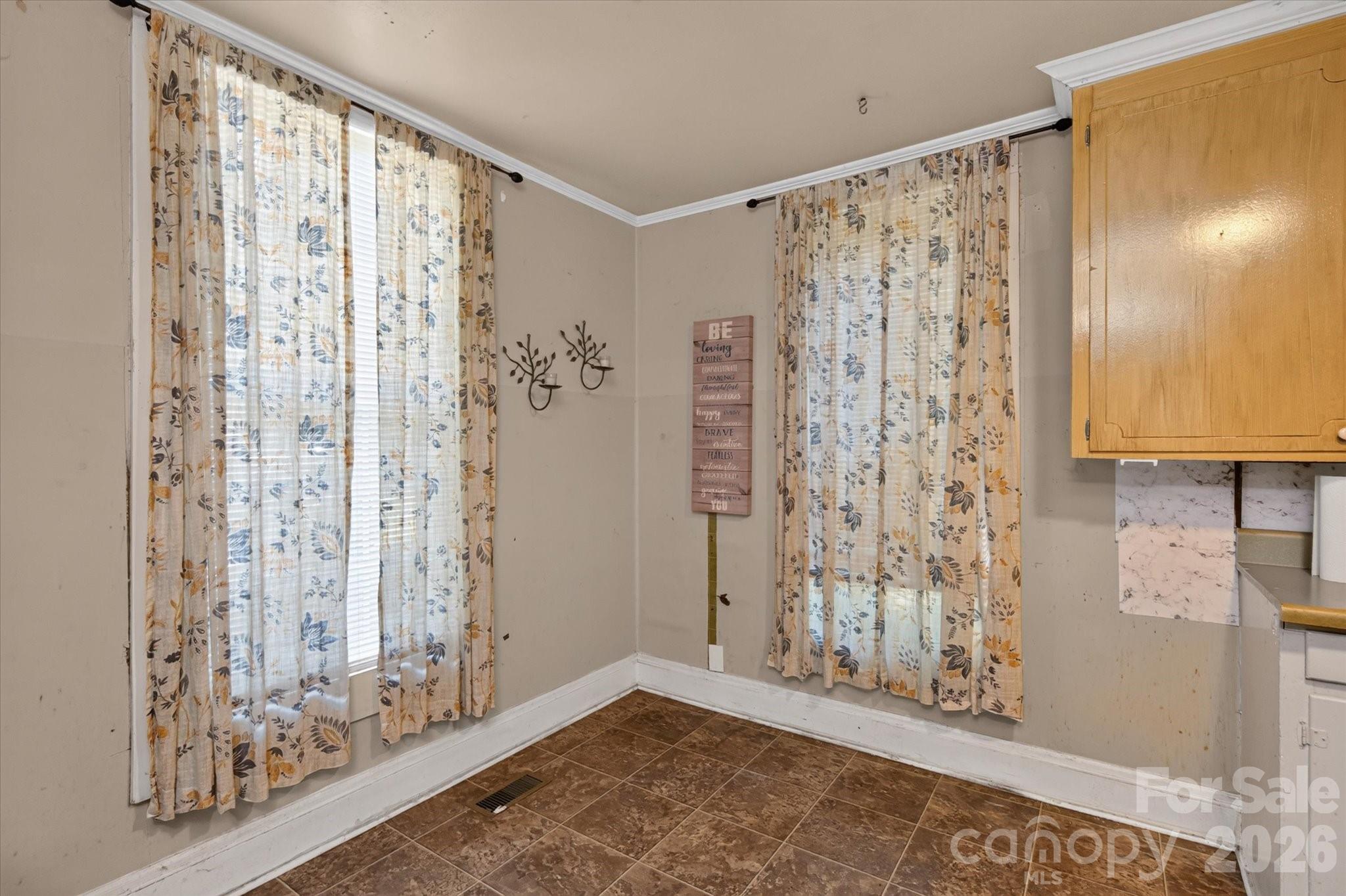 709 N Weldon Street — Gastonia