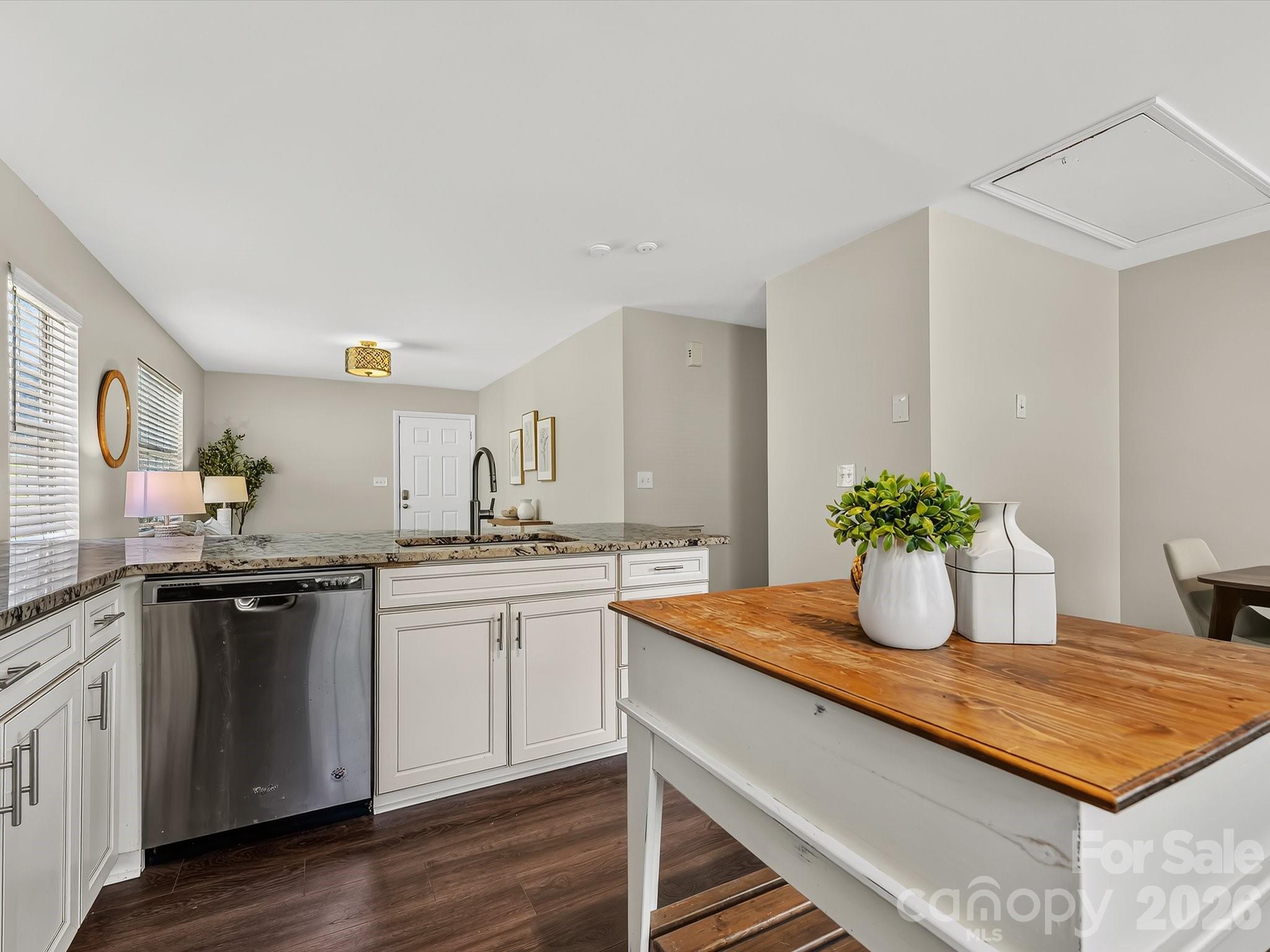 1521 Sumter Avenue — Charlotte