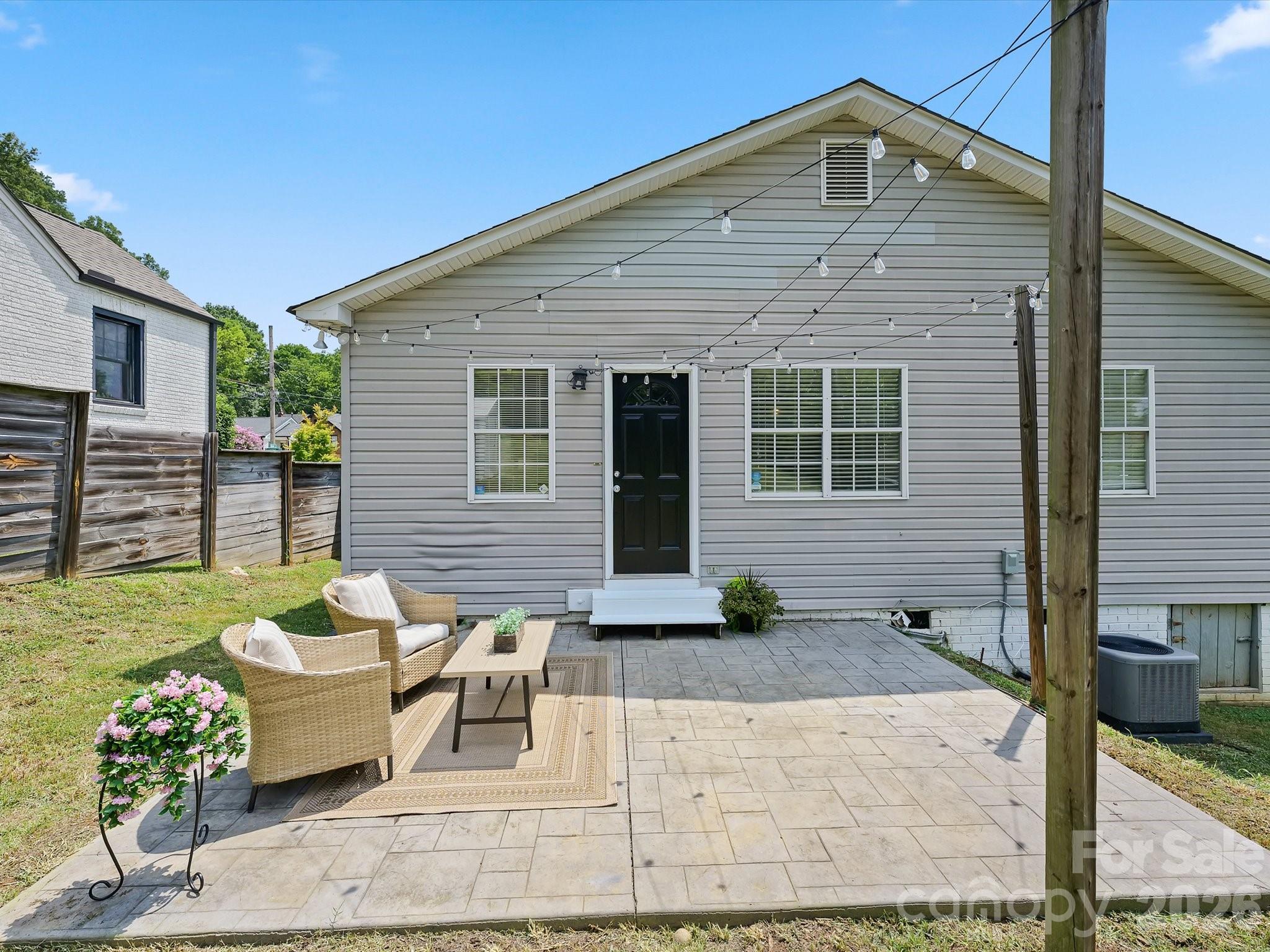 1521 Sumter Avenue — Charlotte
