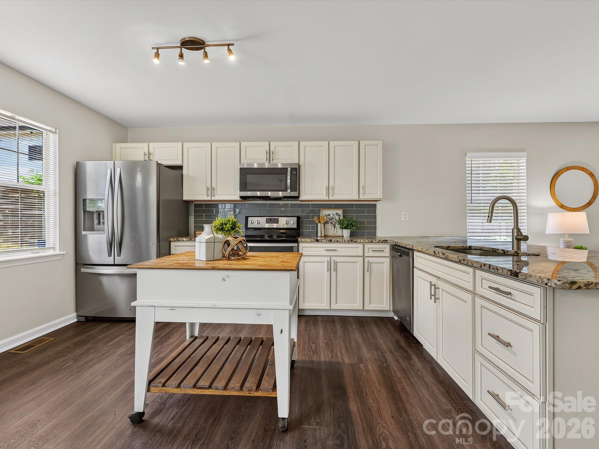 1521 Sumter Avenue — Charlotte