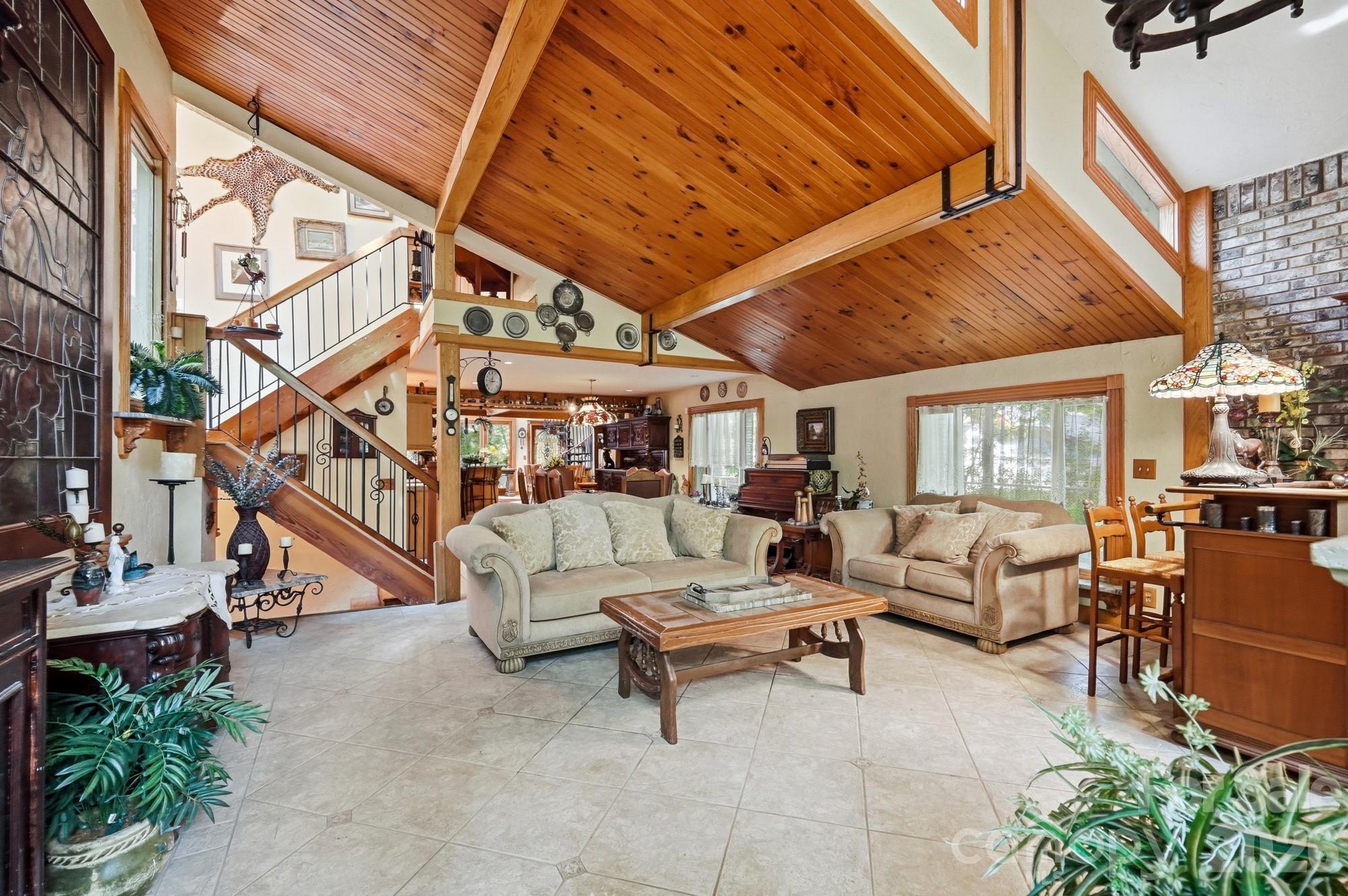223 Millwood Lane — Charlotte