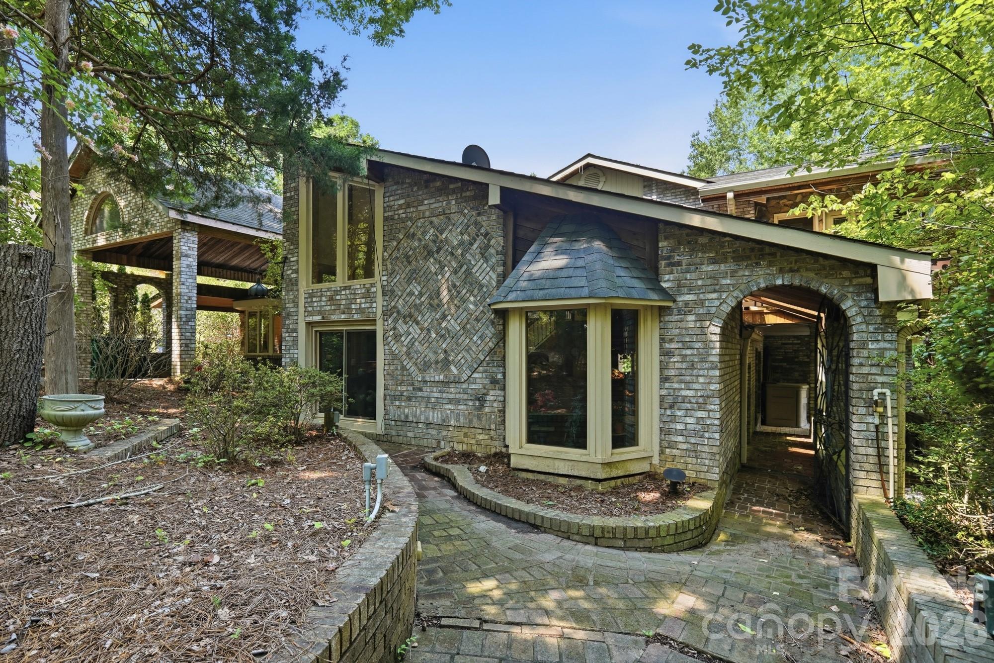 223 Millwood Lane — Charlotte