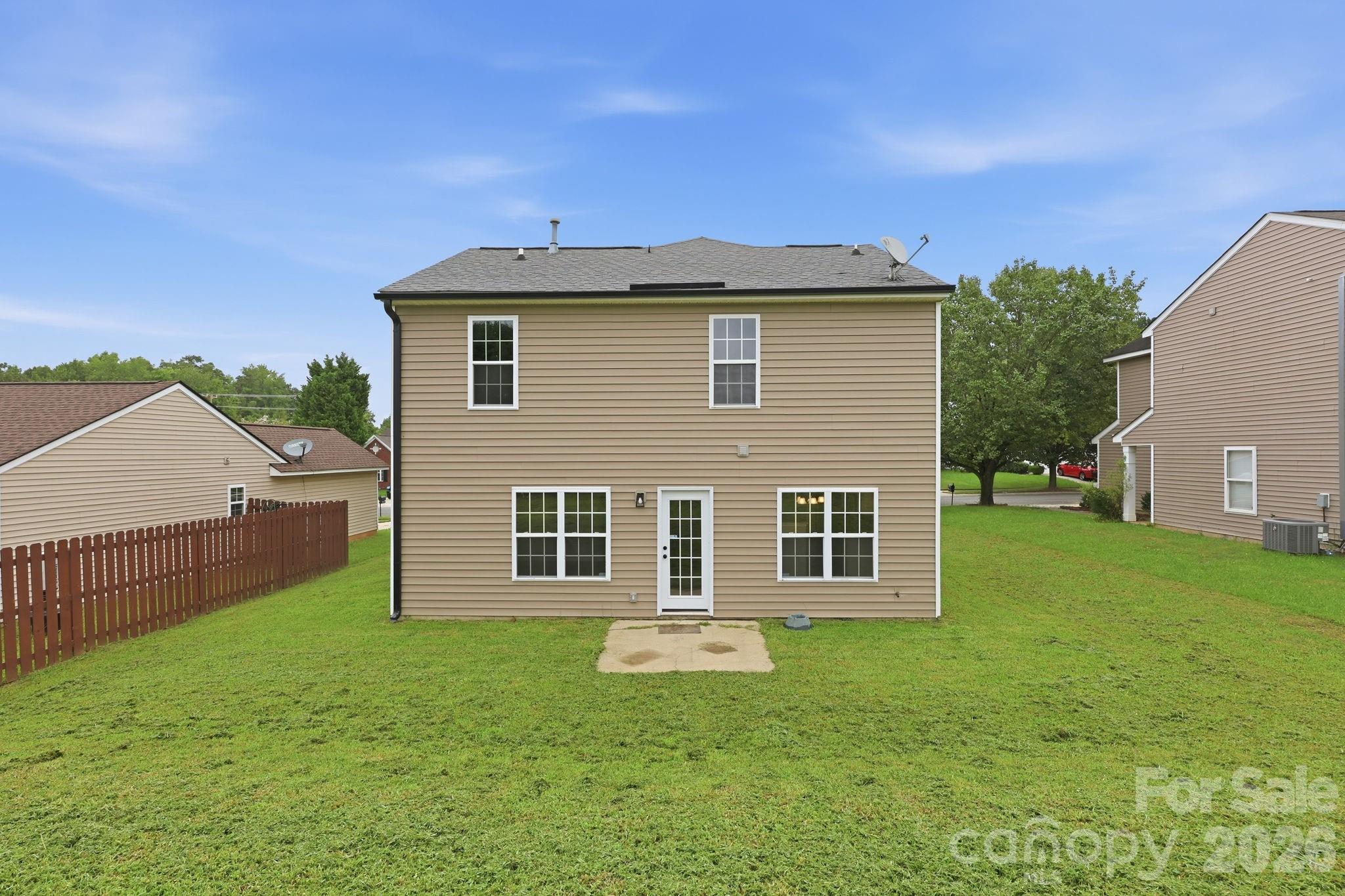 8207 Belmont Stables Drive — Charlotte