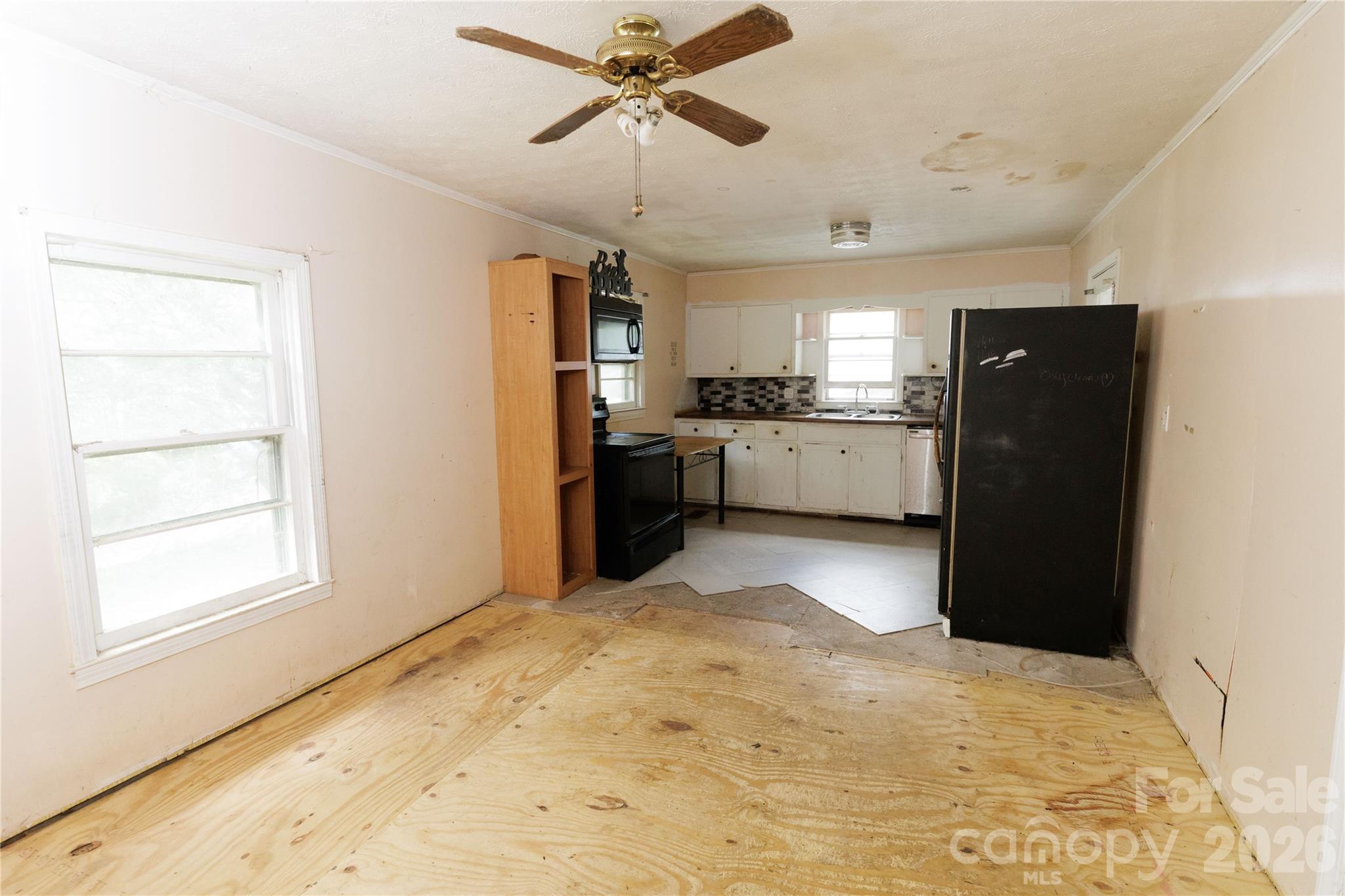 329 Finley Avenue NW — Lenoir