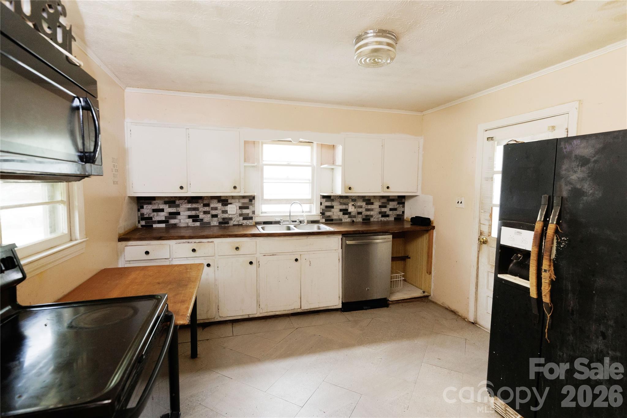 329 Finley Avenue NW — Lenoir
