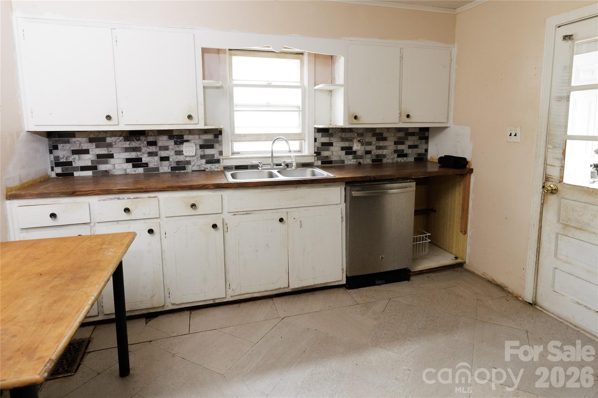 329 Finley Avenue NW — Lenoir