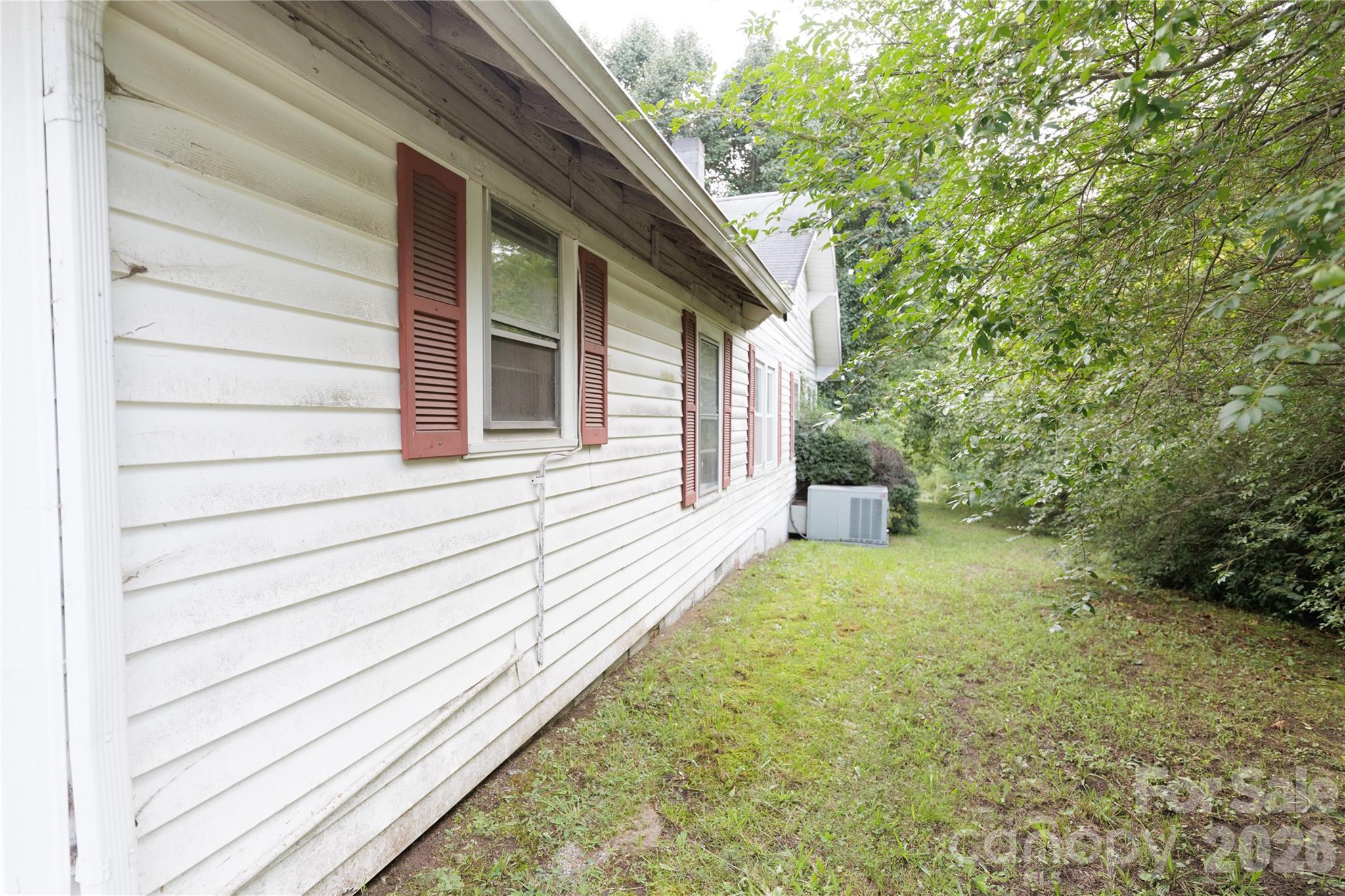 329 Finley Avenue NW — Lenoir