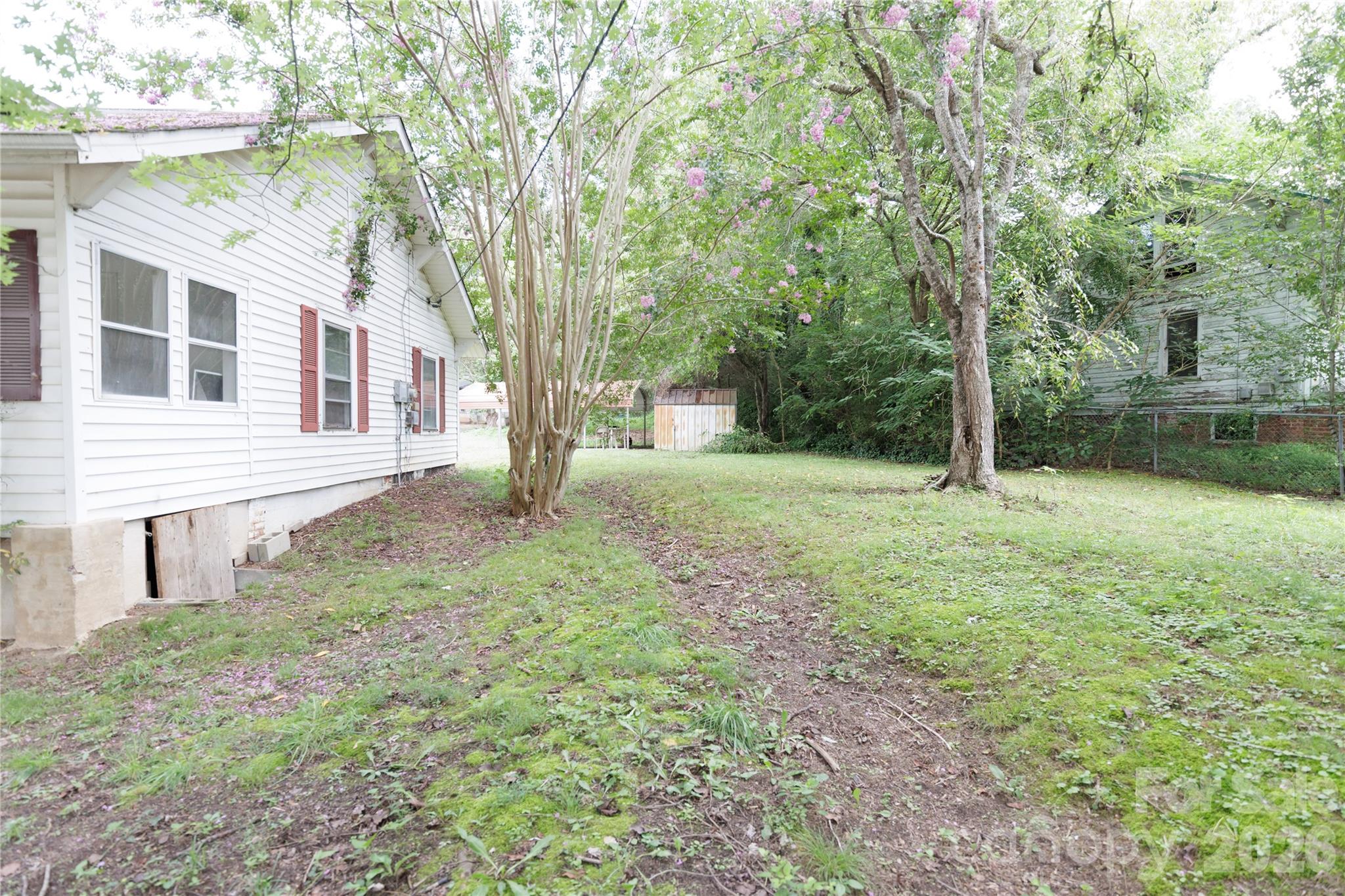329 Finley Avenue NW — Lenoir