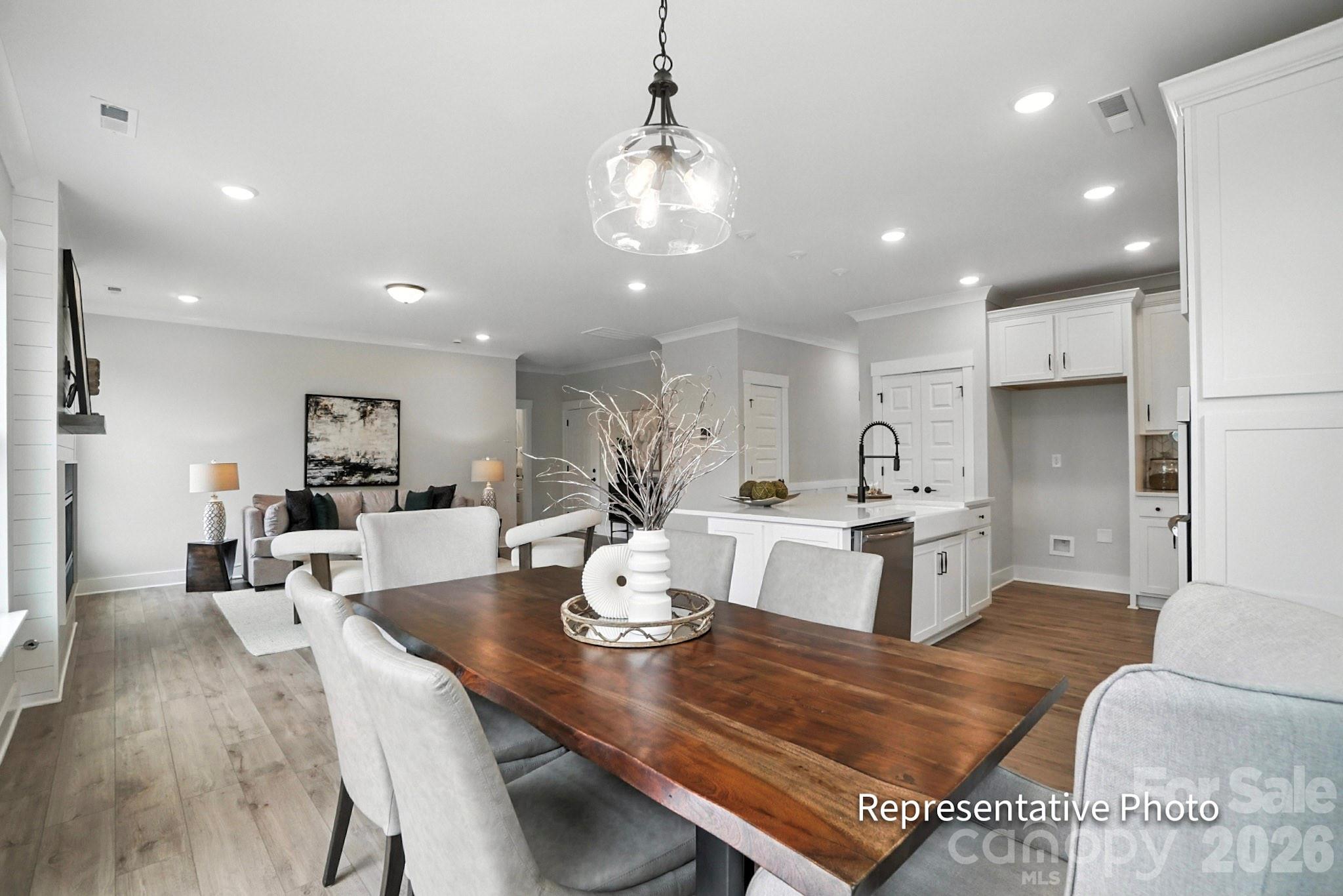 6022 New River Drive — Huntersville
