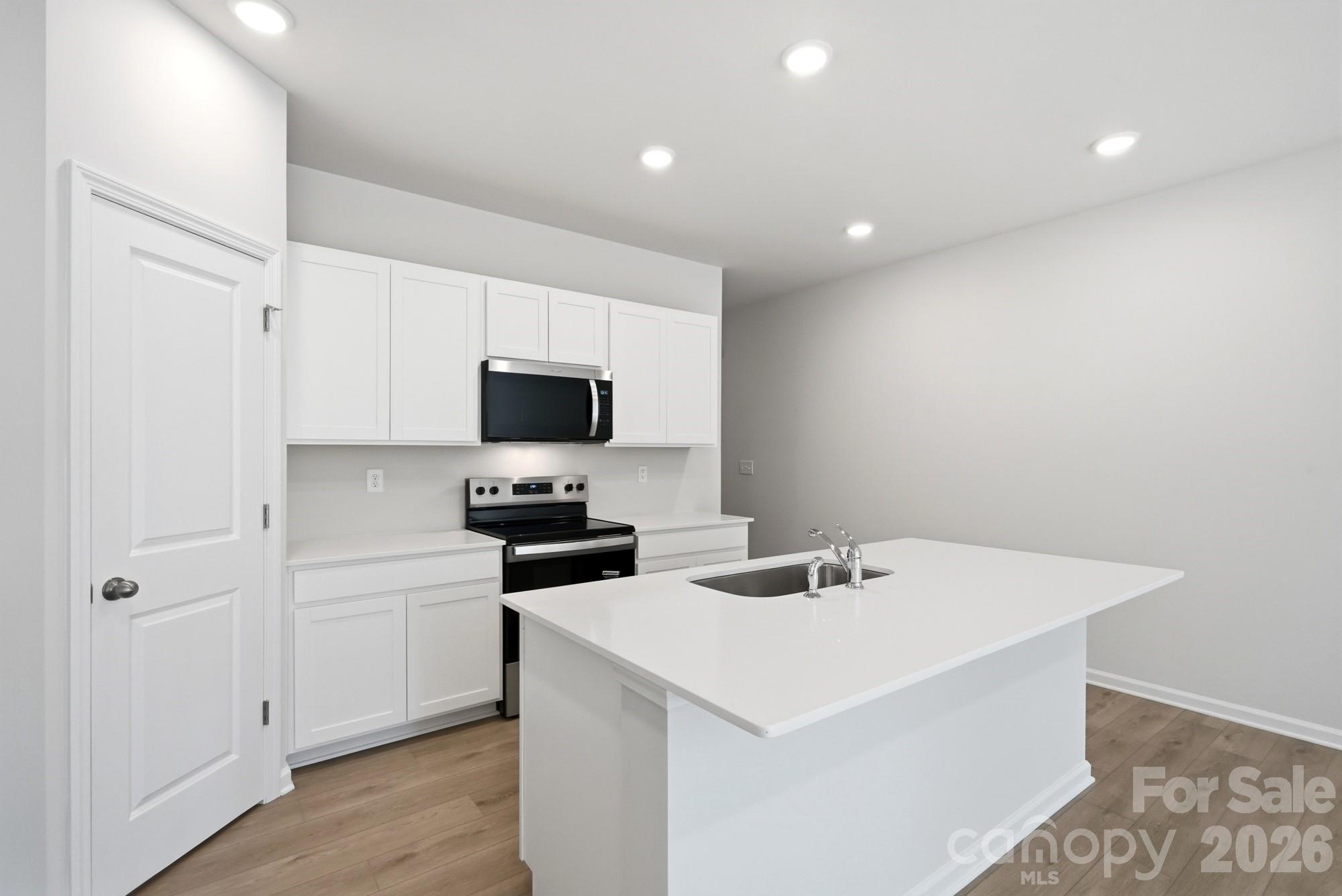 3205 Meadow Knoll Drive — Charlotte