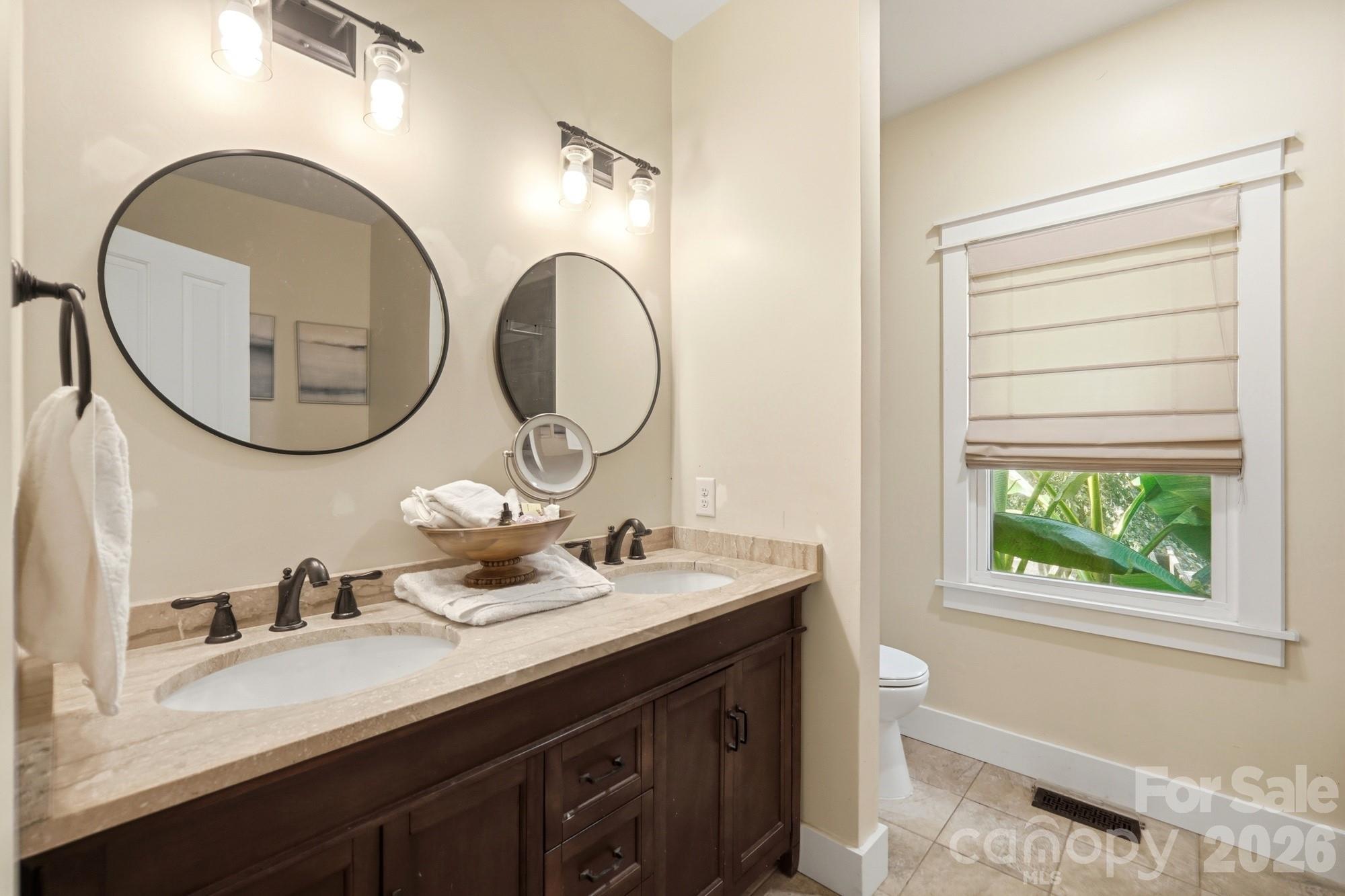 141 Oak Leaf Lane — Wingate