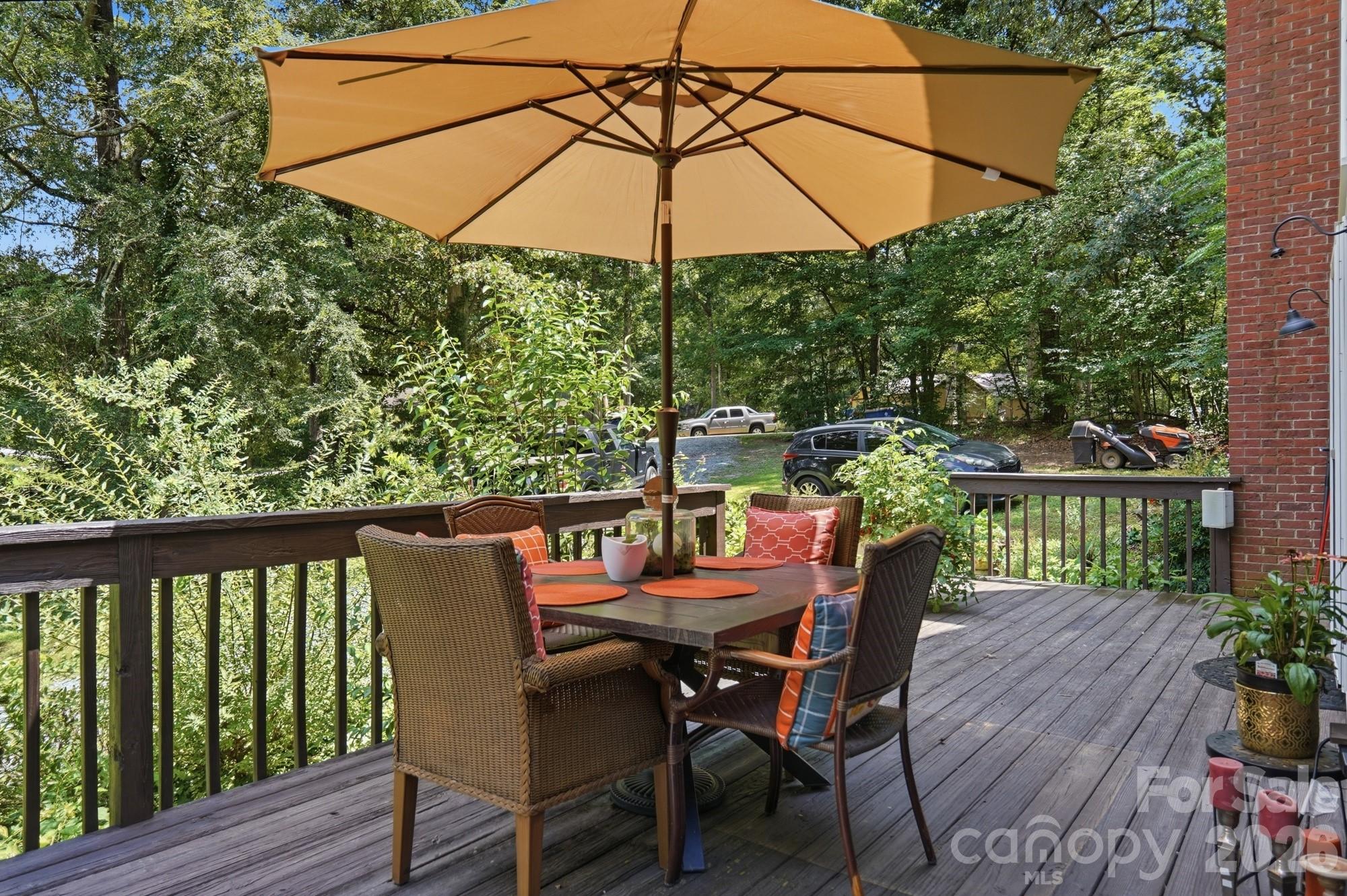 141 Oak Leaf Lane — Wingate