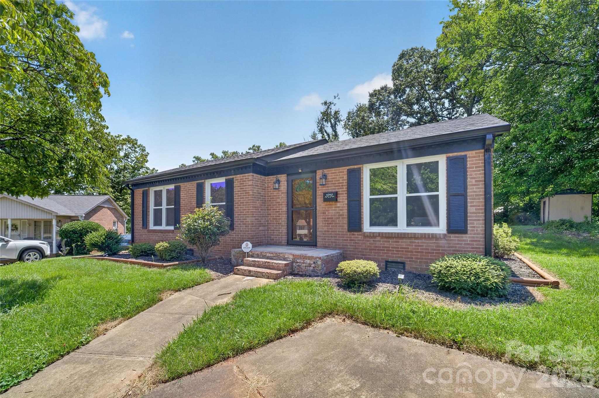 4040 Burnham Court — Winston Salem