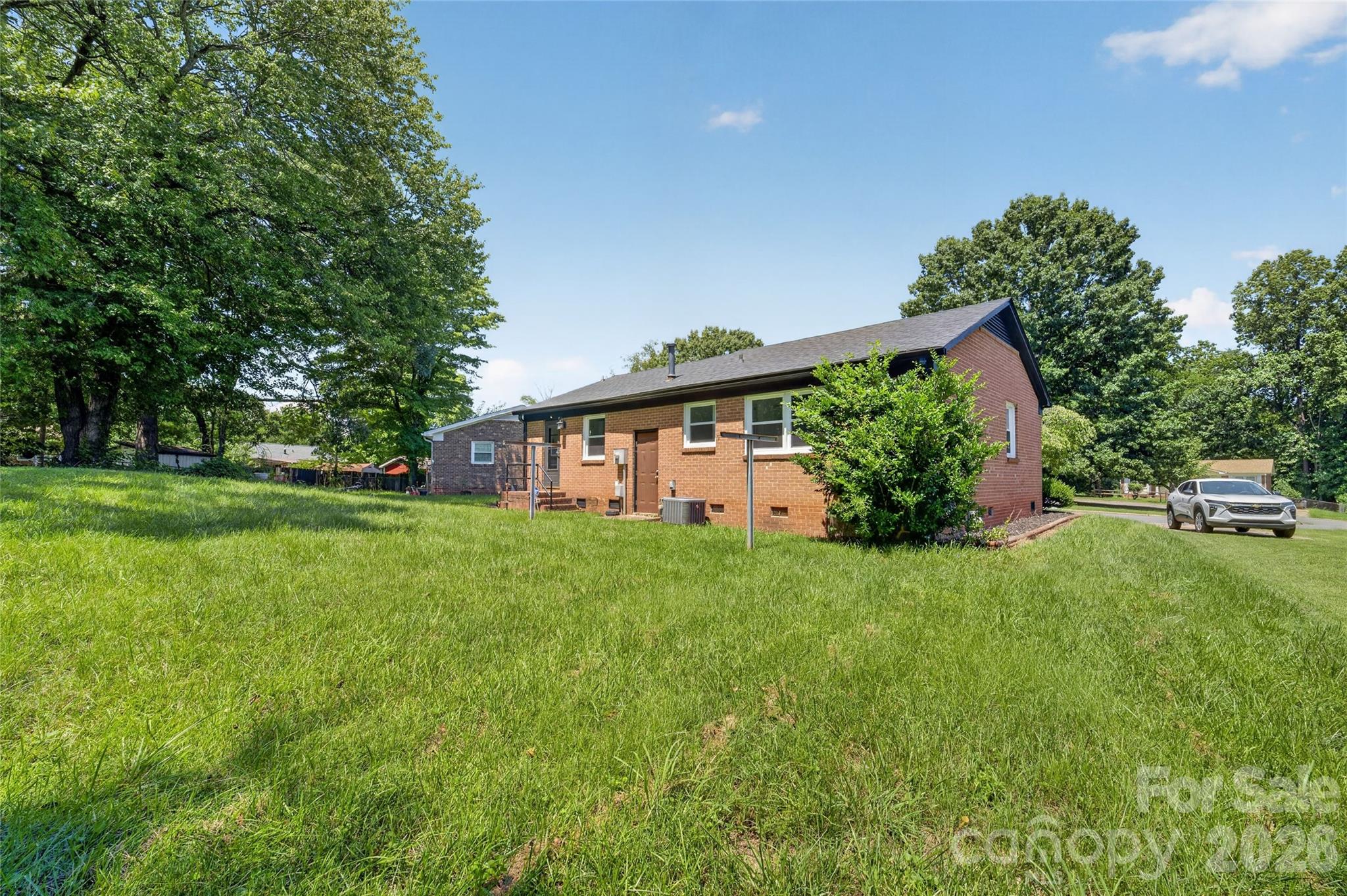 4040 Burnham Court — Winston Salem