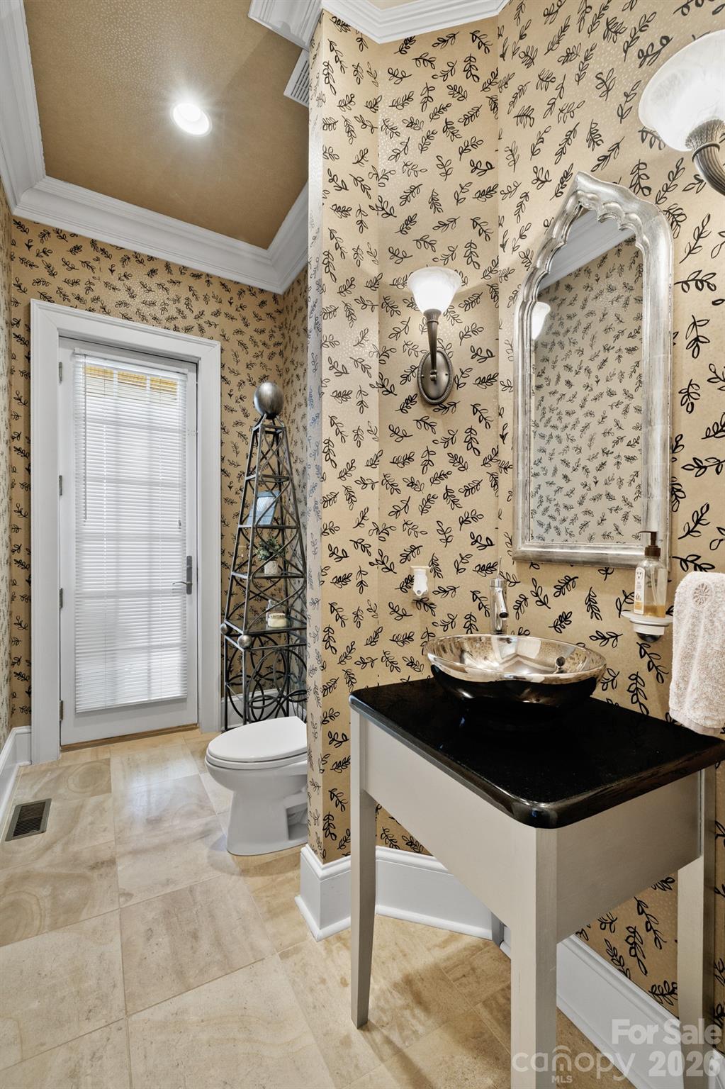 126 Watch Harbor Road — New London