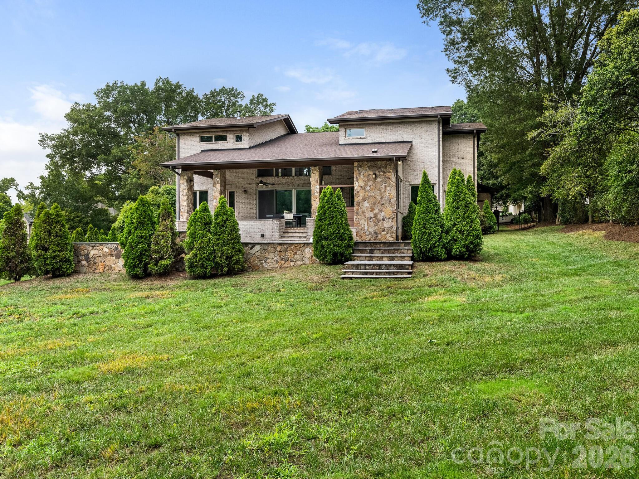 2011 Sharon Avenue — Charlotte