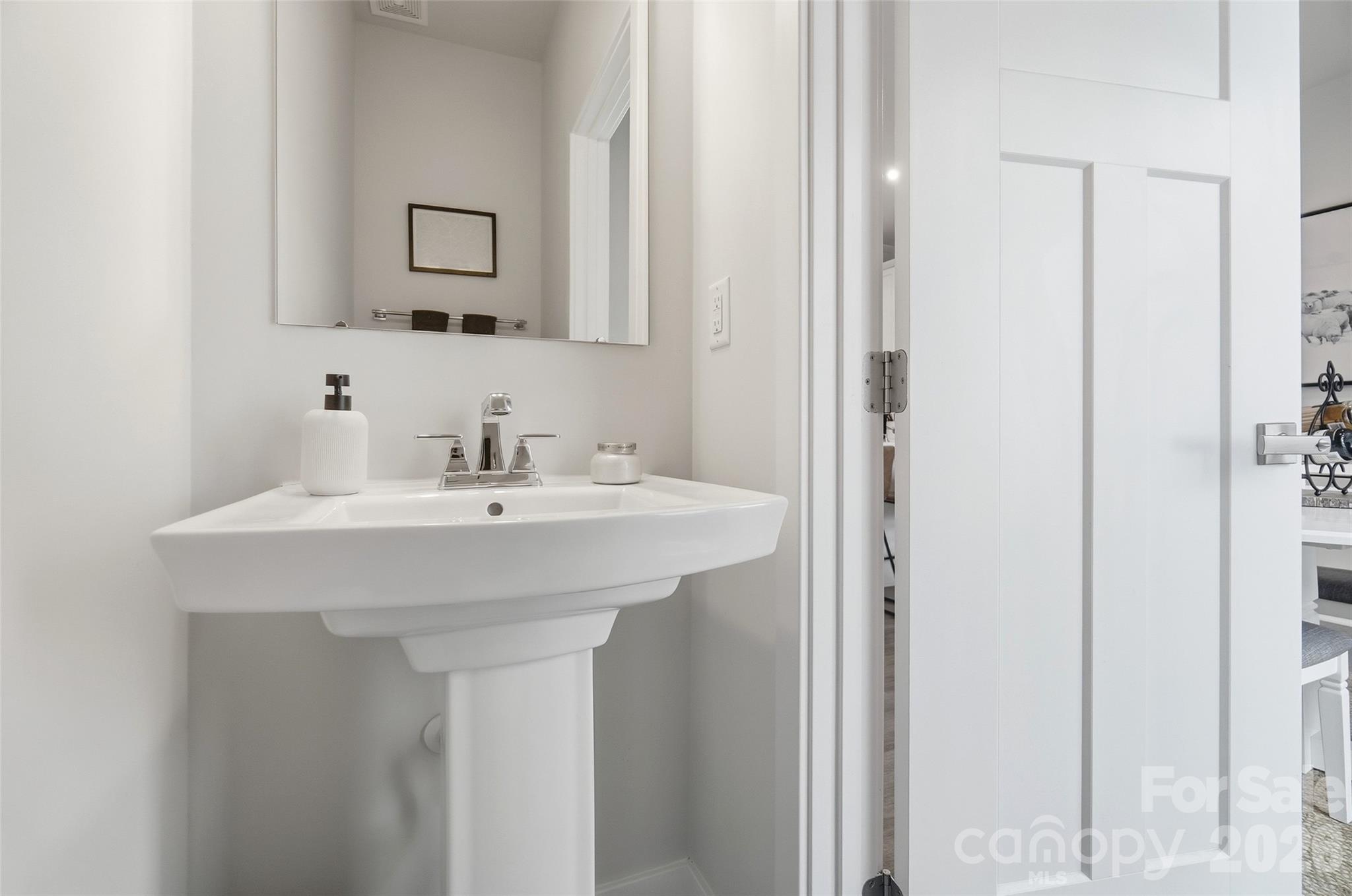 1259 N Caldwell Street — Charlotte