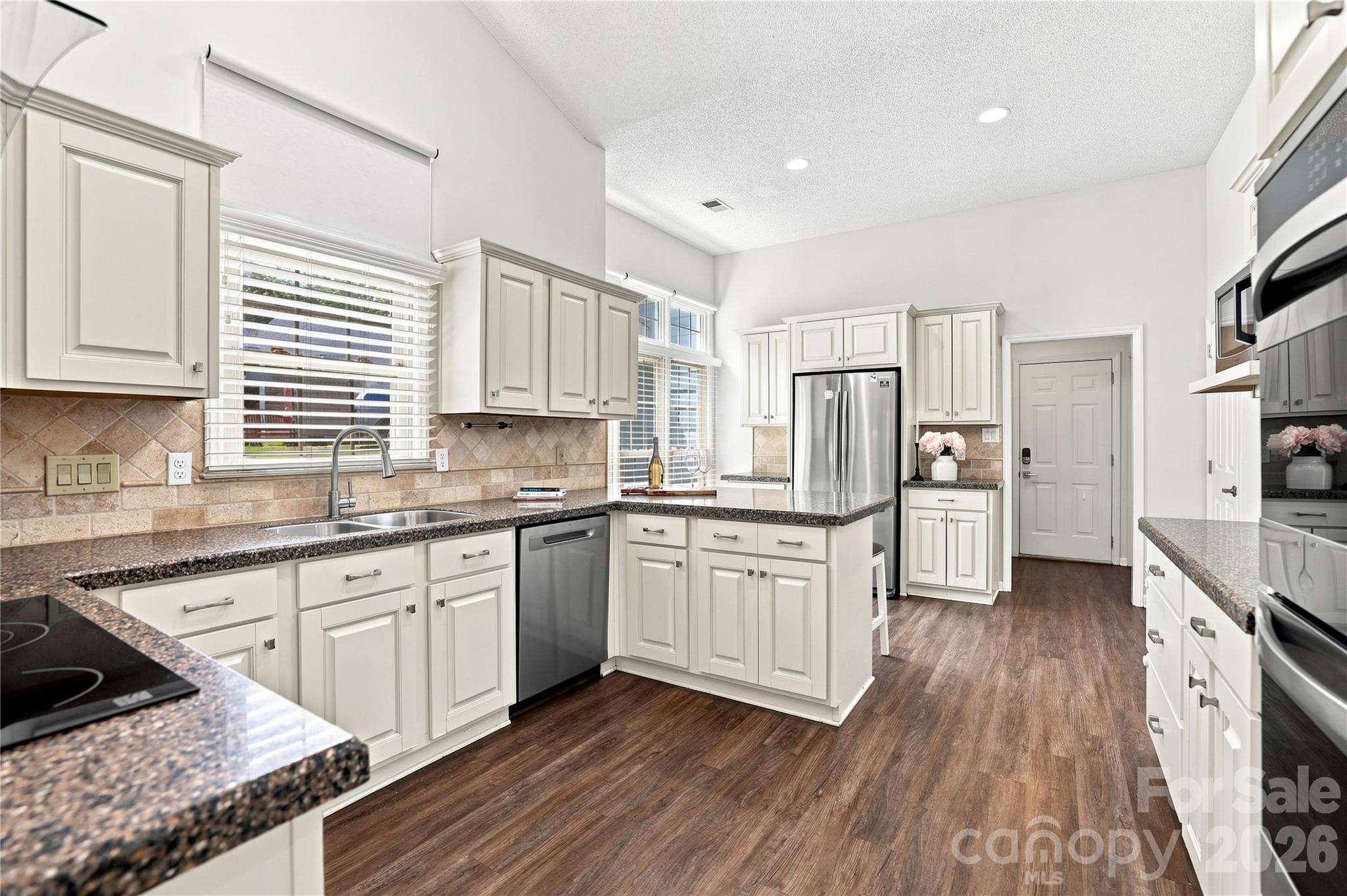 9101 E Orchard Lane — Charlotte