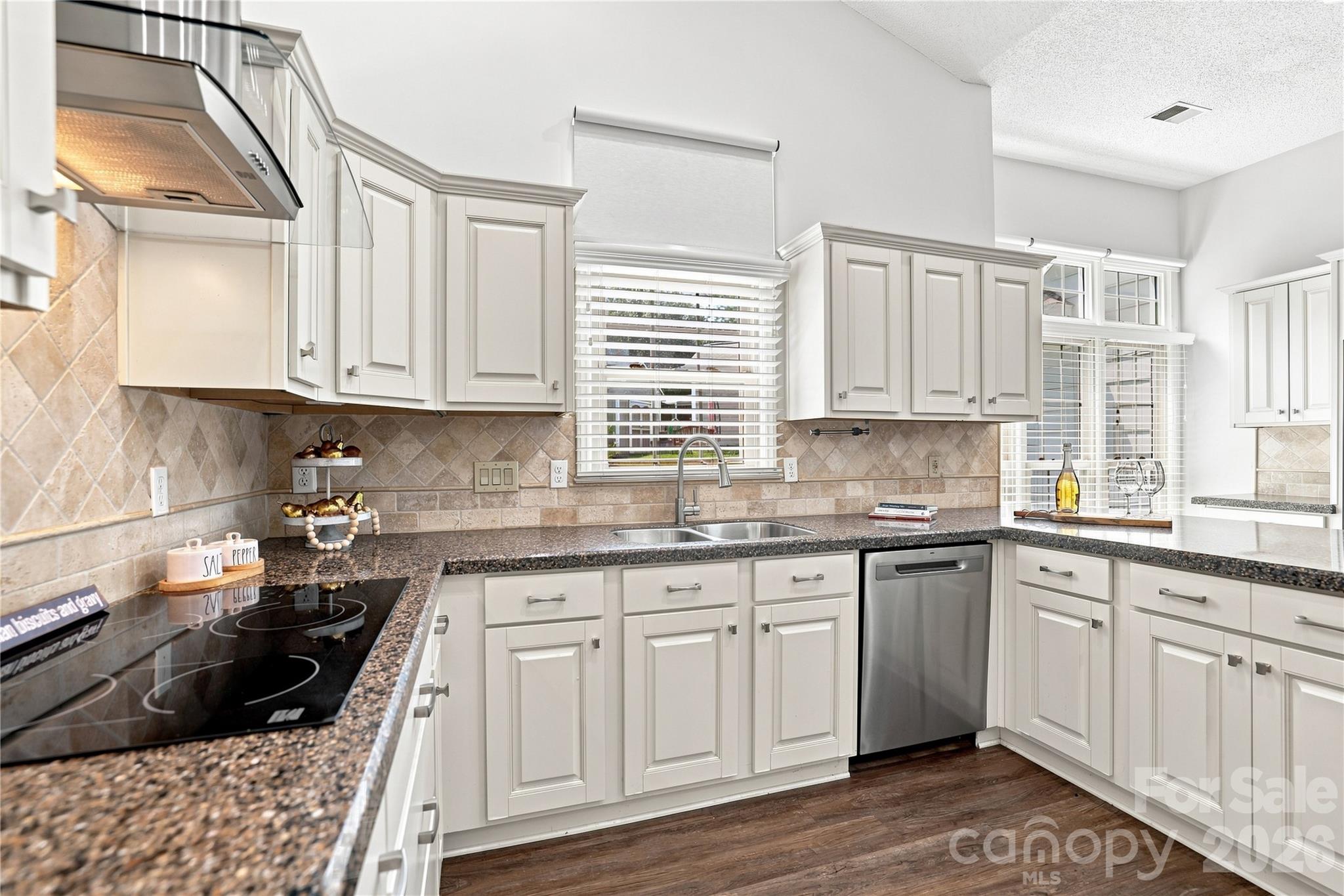 9101 E Orchard Lane — Charlotte