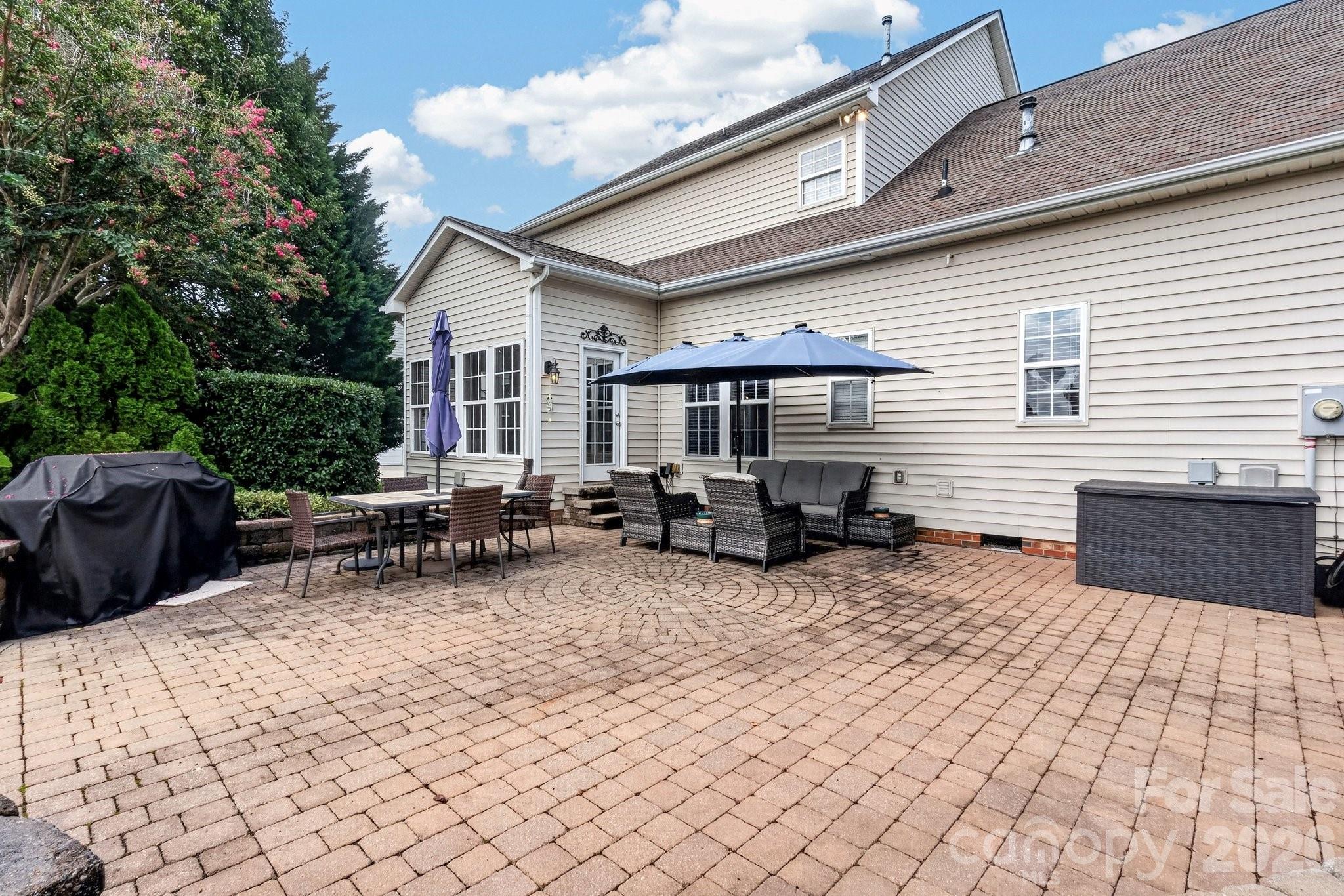 127 Corona Circle — Mooresville