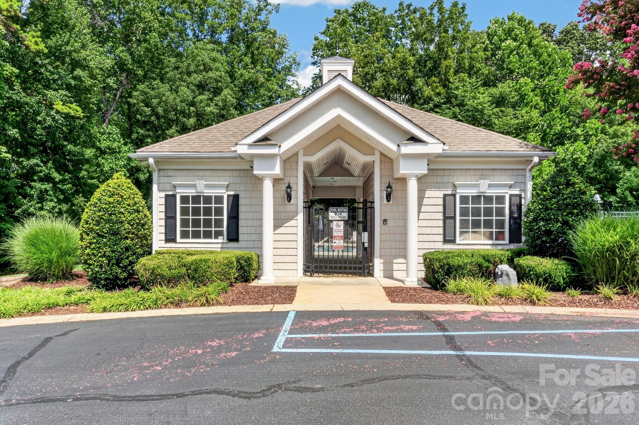 127 Corona Circle — Mooresville