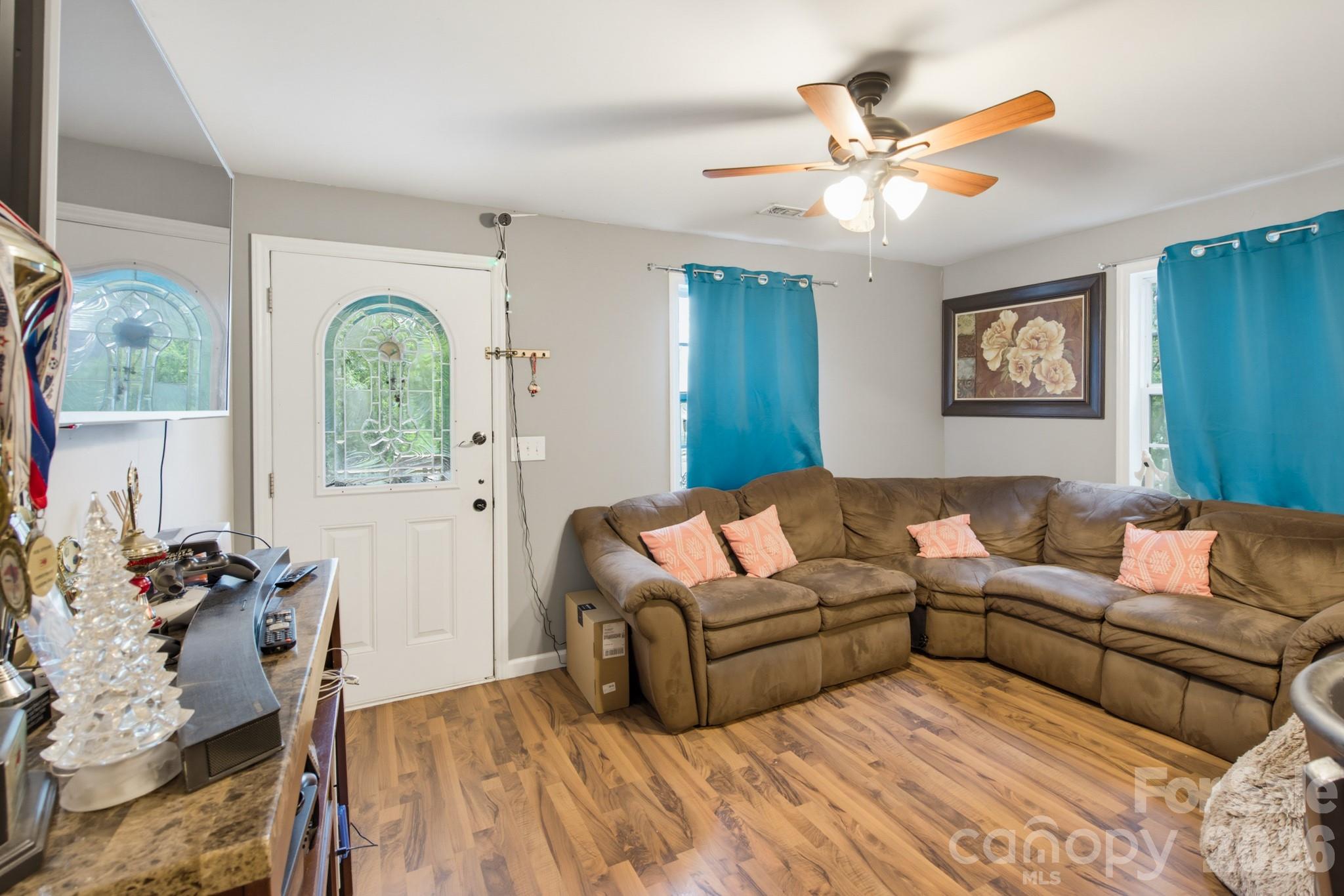4113 S Tryon Street — Charlotte