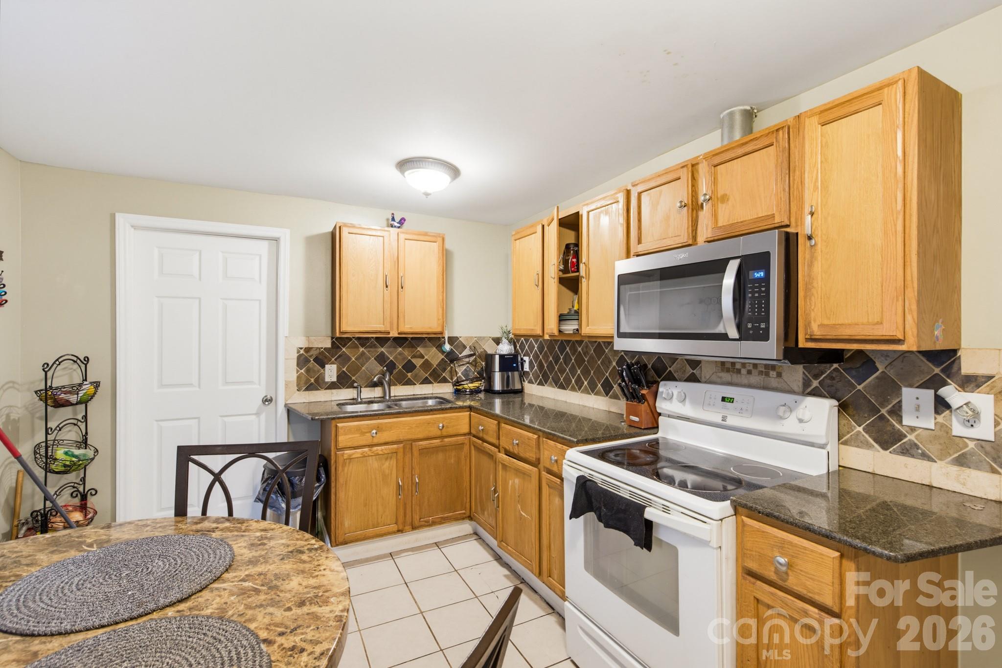 4113 S Tryon Street — Charlotte