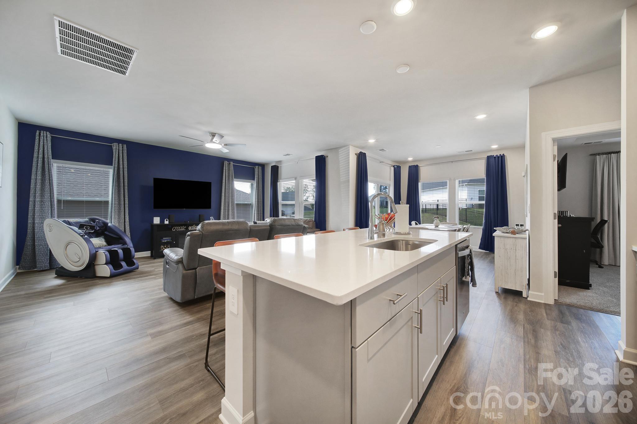 1117 Alicante Avenue — Charlotte