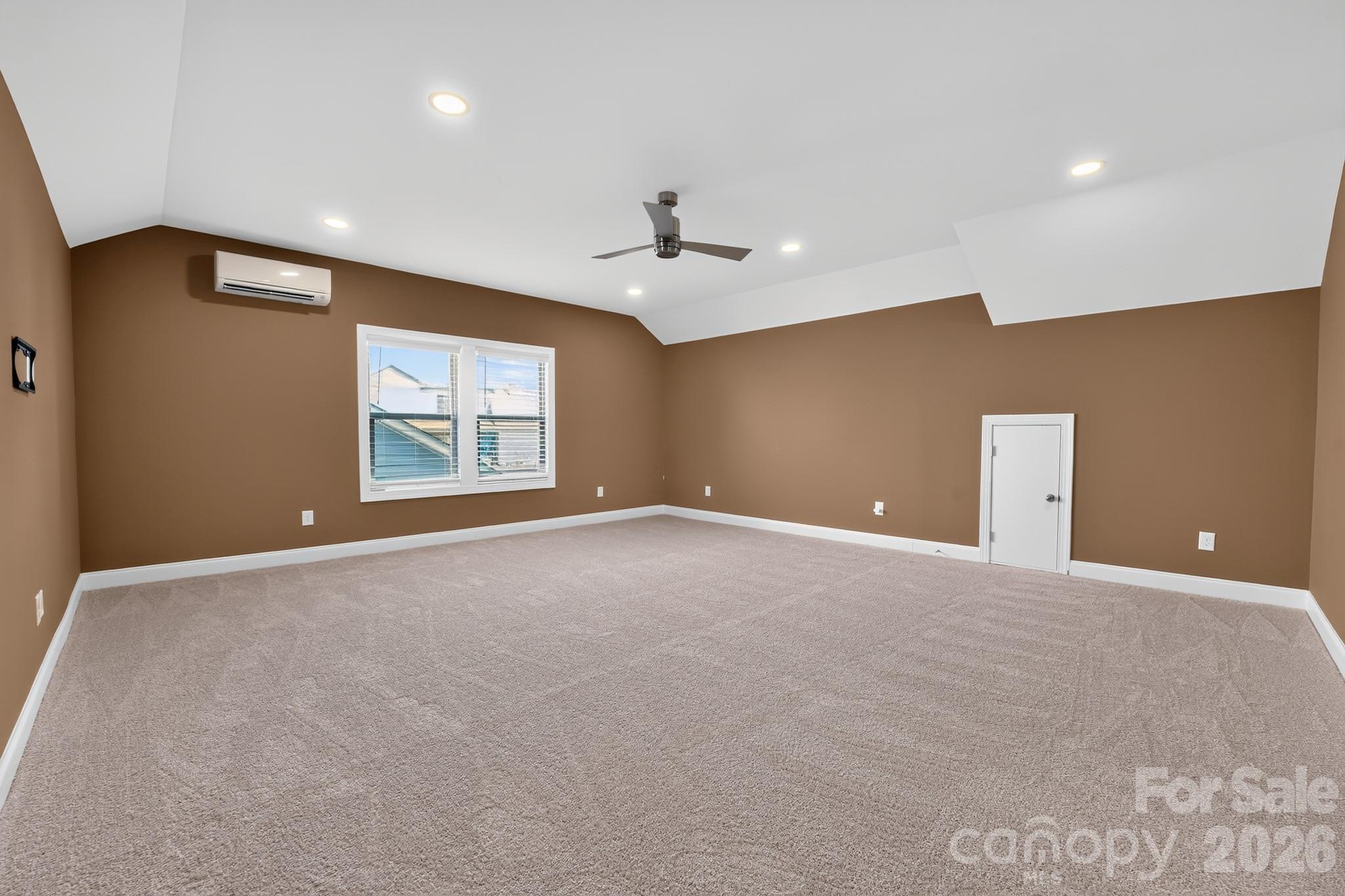 15319 Venezia Lane — Huntersville