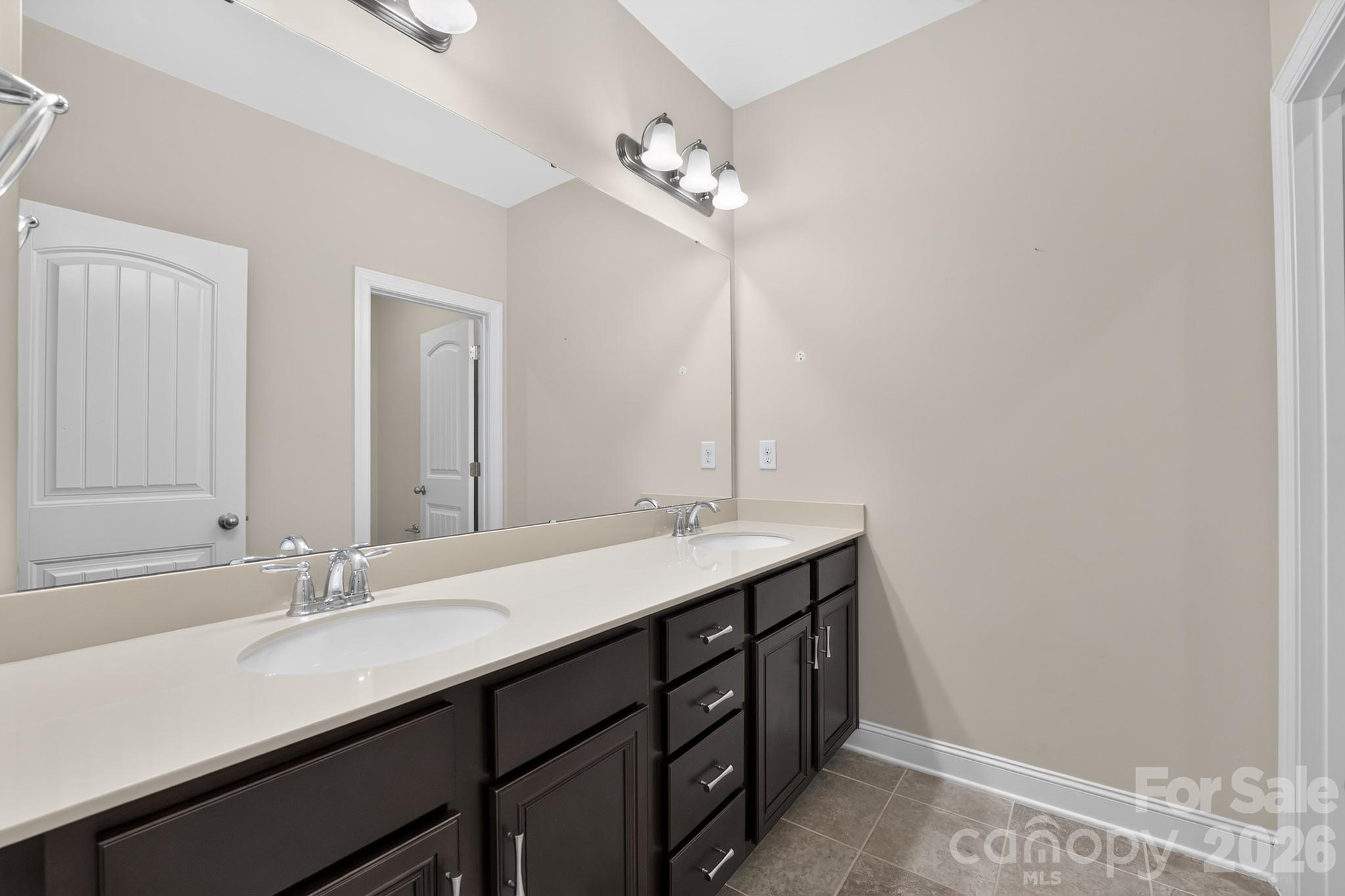 15319 Venezia Lane — Huntersville