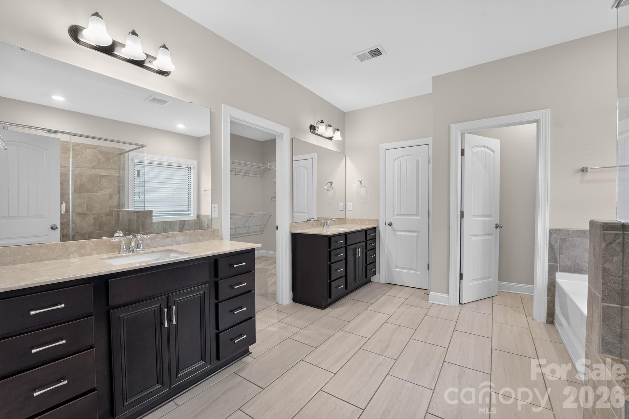 15319 Venezia Lane — Huntersville