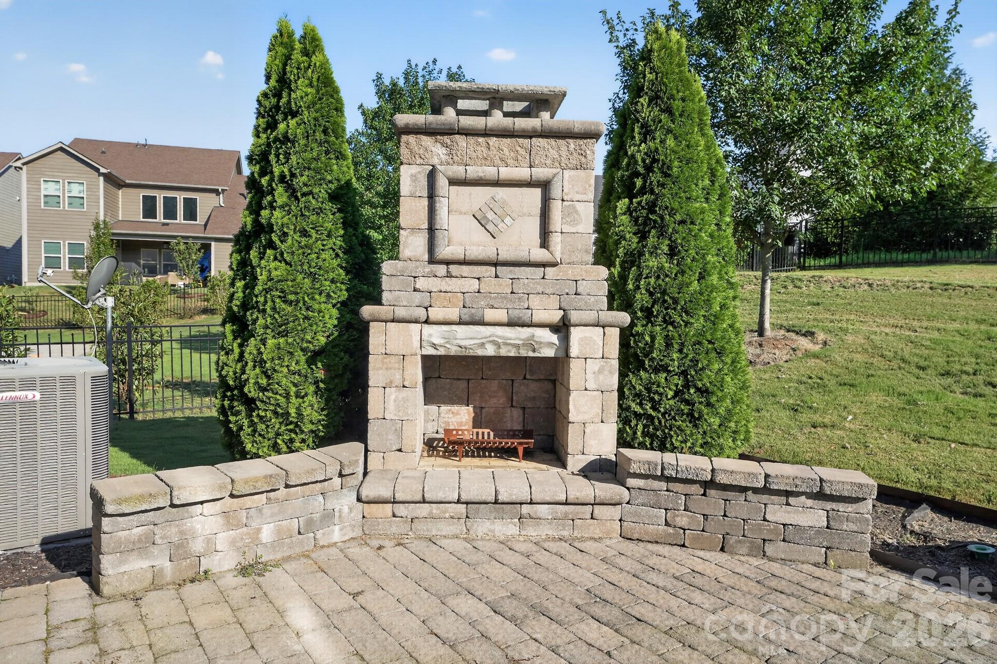 15319 Venezia Lane — Huntersville